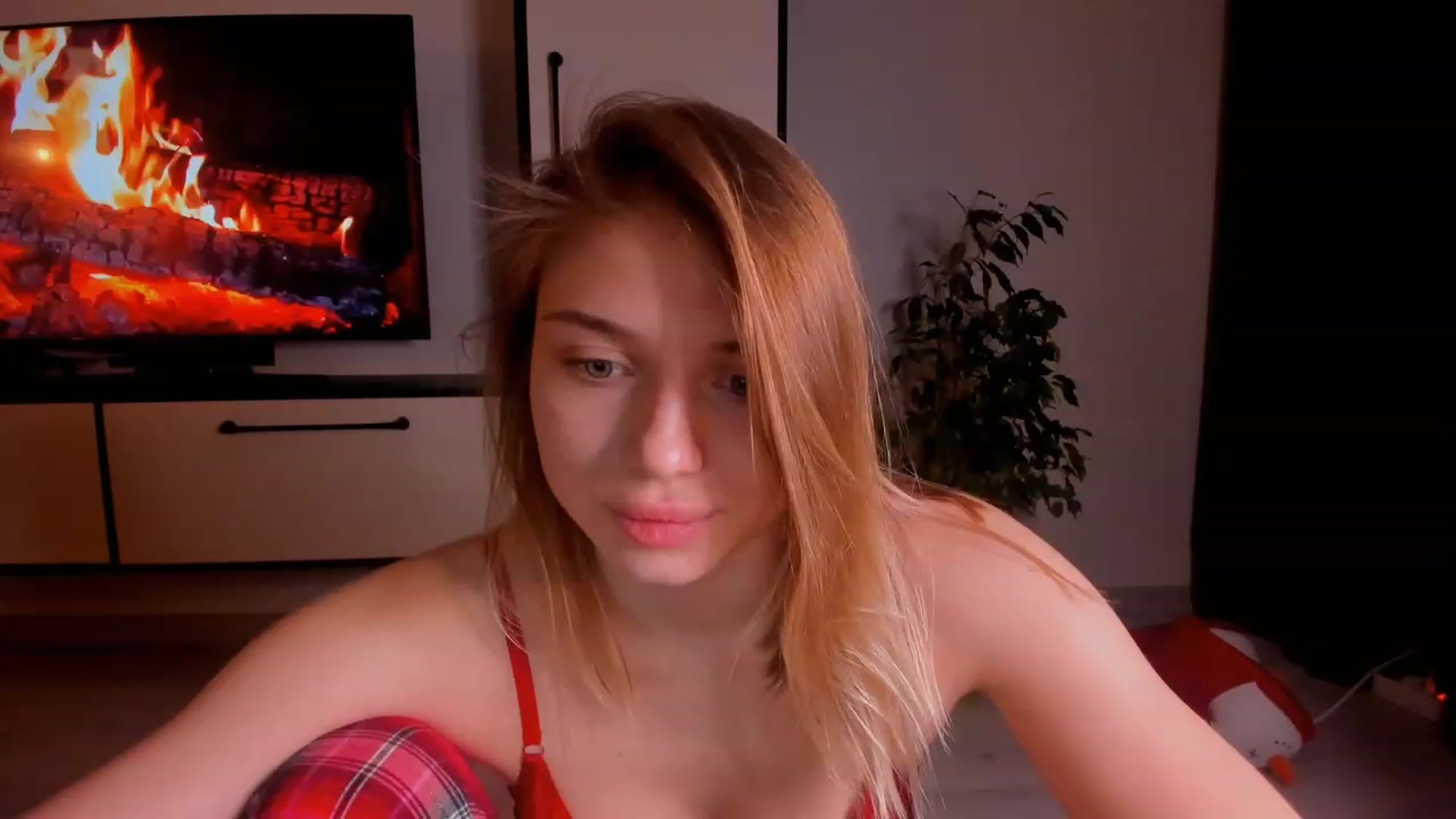 Gallery image thumbnail from Make_my_Luck's myfreecams stream on, 02/20/2023, 21:12 image 17 of 20