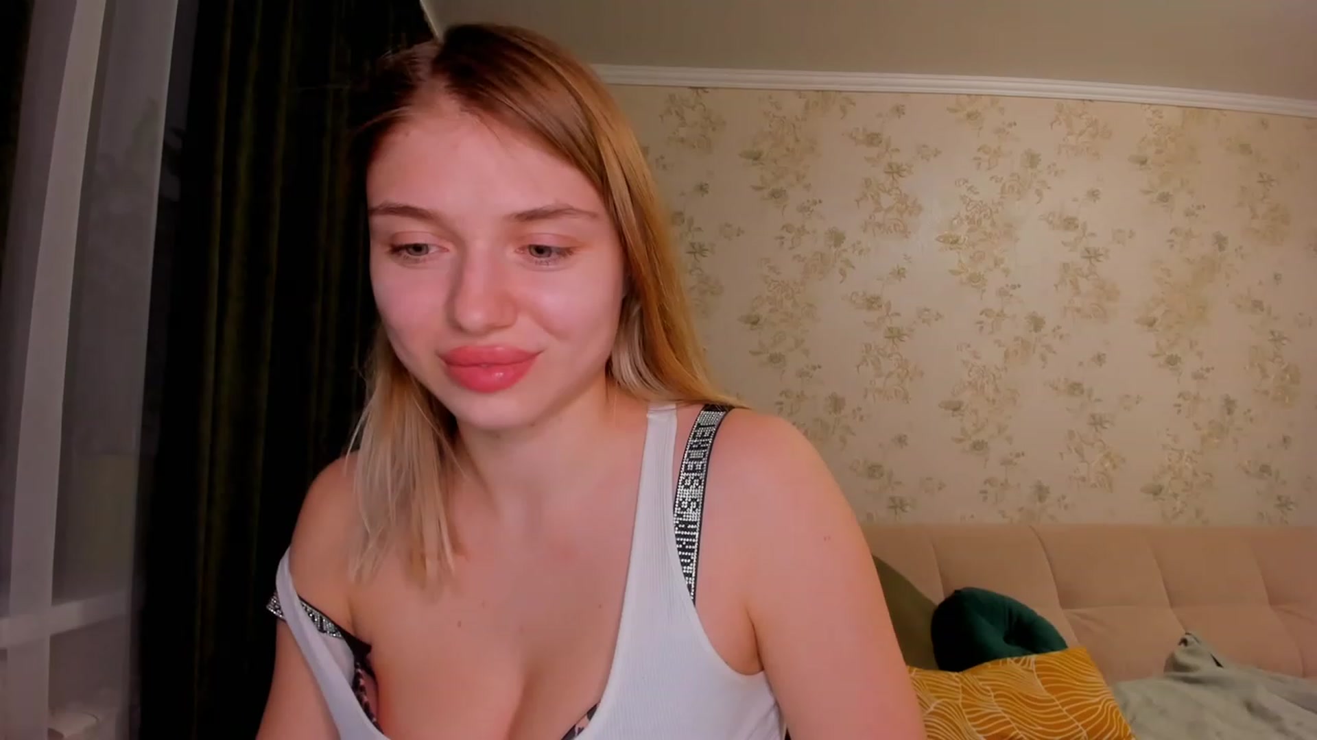 Gallery image thumbnail from Make_my_Luck's myfreecams stream on, 02/22/2023, 19:24 image 18 of 20