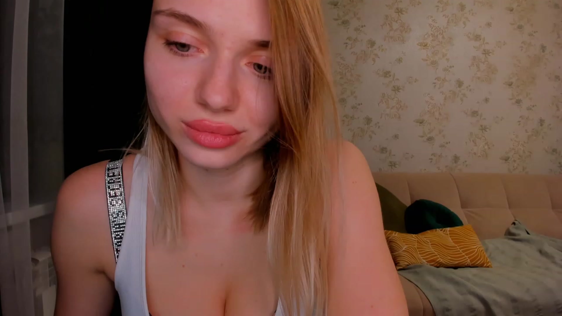 Gallery image thumbnail from Make_my_Luck's myfreecams stream on, 02/22/2023, 19:24 image 14 of 20