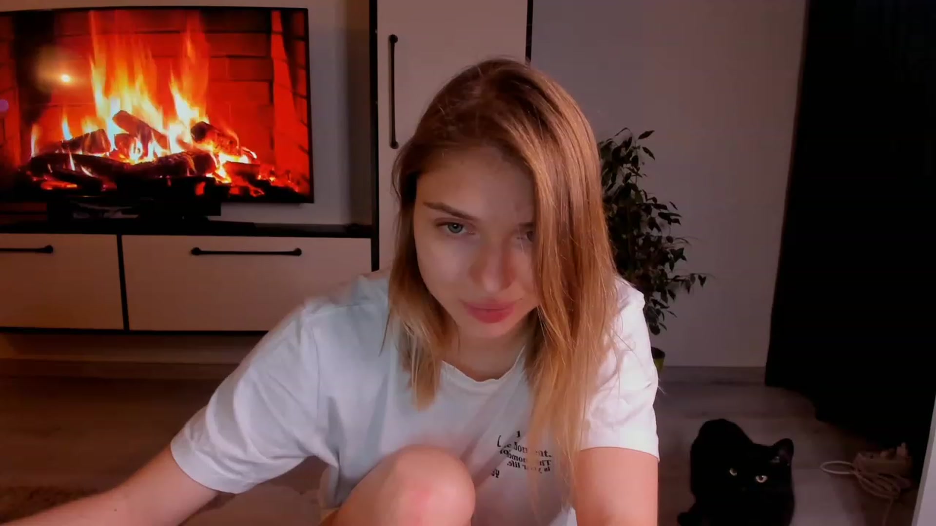 Gallery image thumbnail from Make_my_Luck's myfreecams stream on, 02/26/2023, 22:28 image 16 of 20