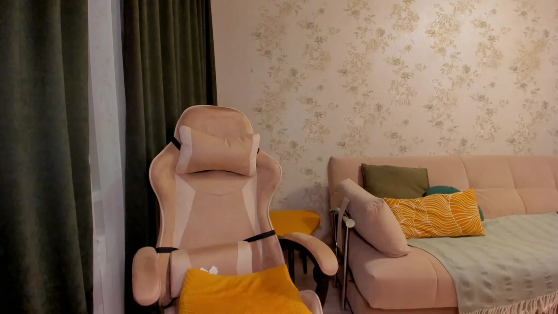 Gallery image thumbnail from Make_my_Luck's myfreecams stream on, 02/27/2023, 20:45 image 7 of 20