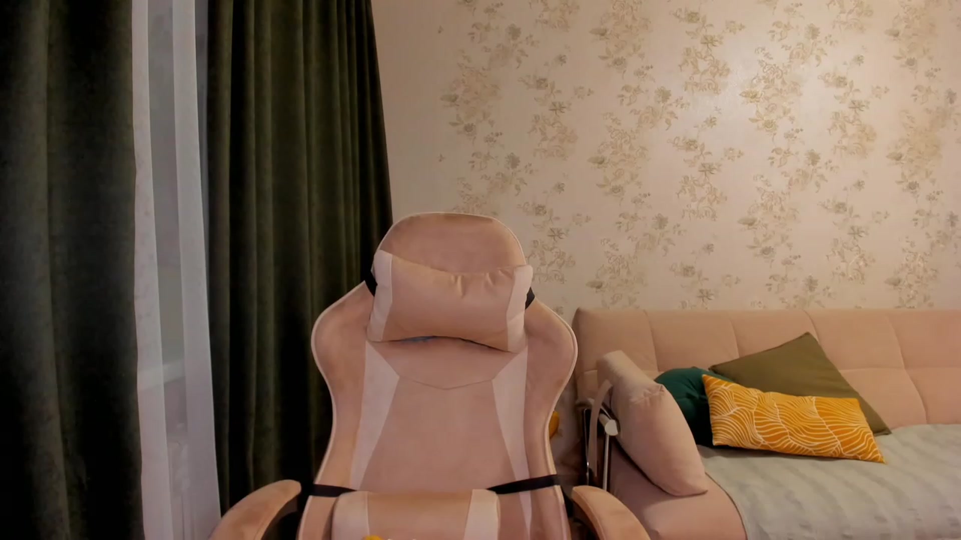 Gallery image thumbnail from Make_my_Luck's myfreecams stream on, 02/28/2023, 20:36 image 8 of 20