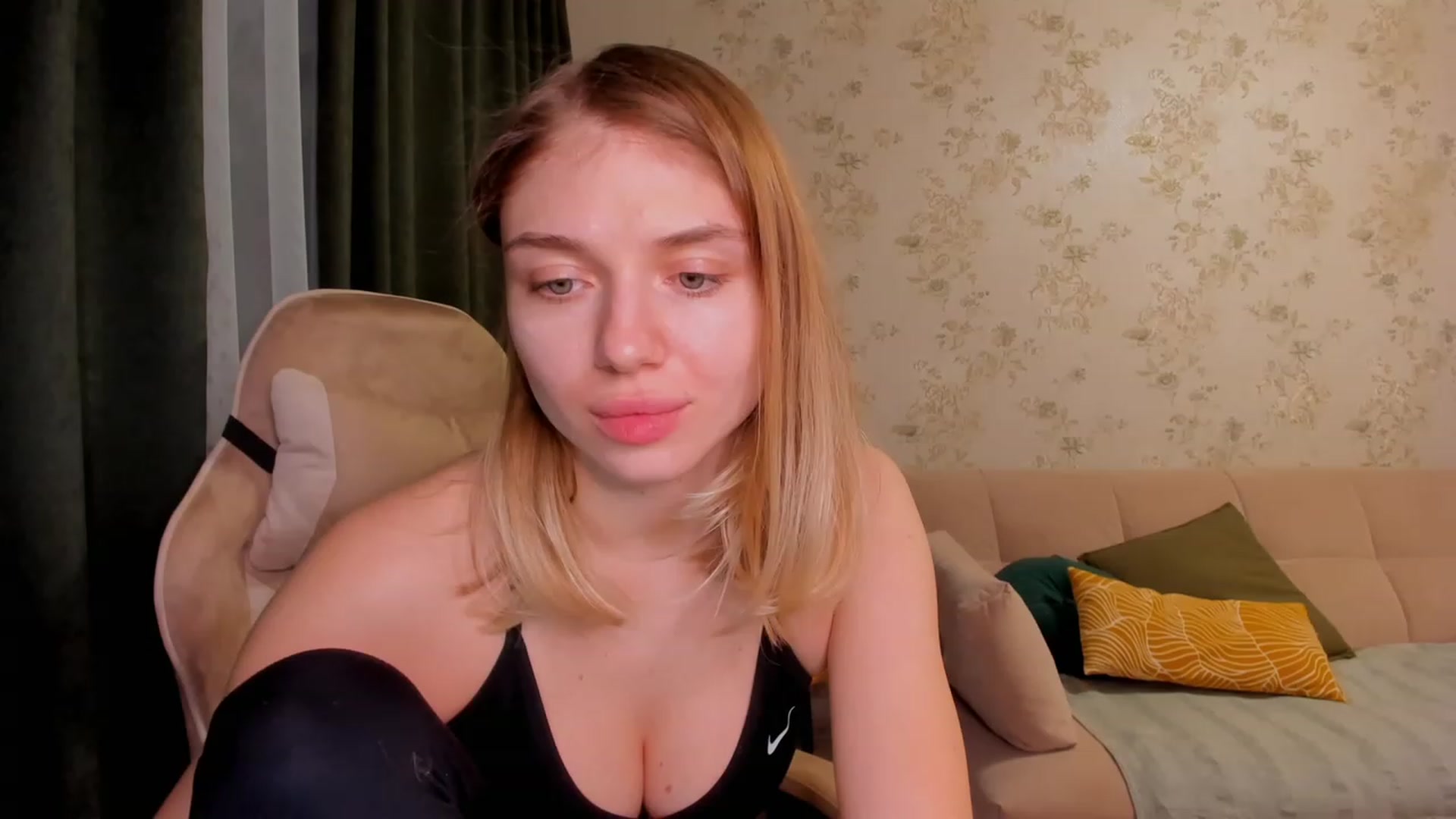 Gallery image thumbnail from Make_my_Luck's myfreecams stream on, 02/28/2023, 20:36 image 9 of 20