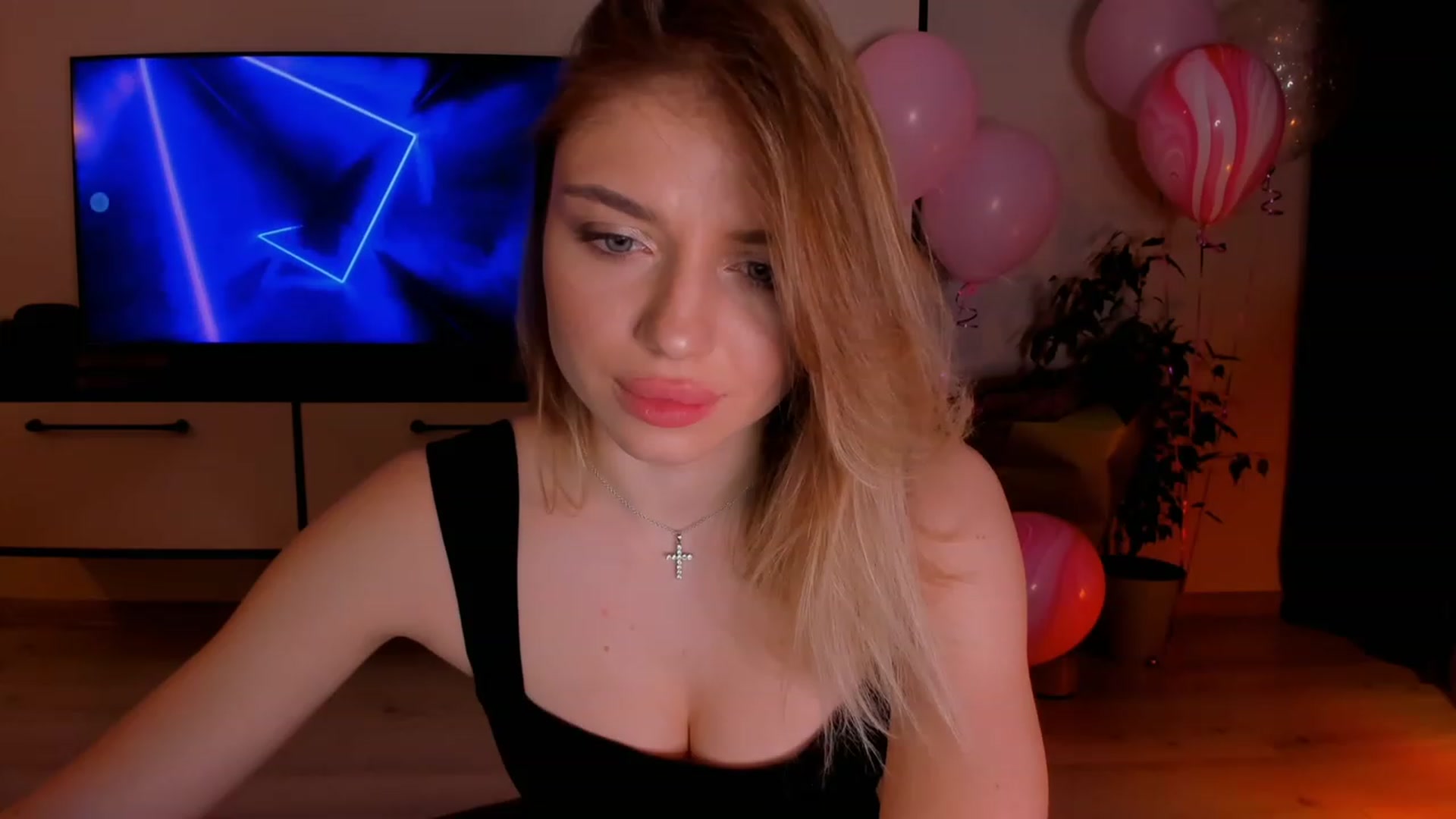 Gallery image thumbnail from Make_my_Luck's myfreecams stream on, 03/04/2023, 19:54 image 16 of 20