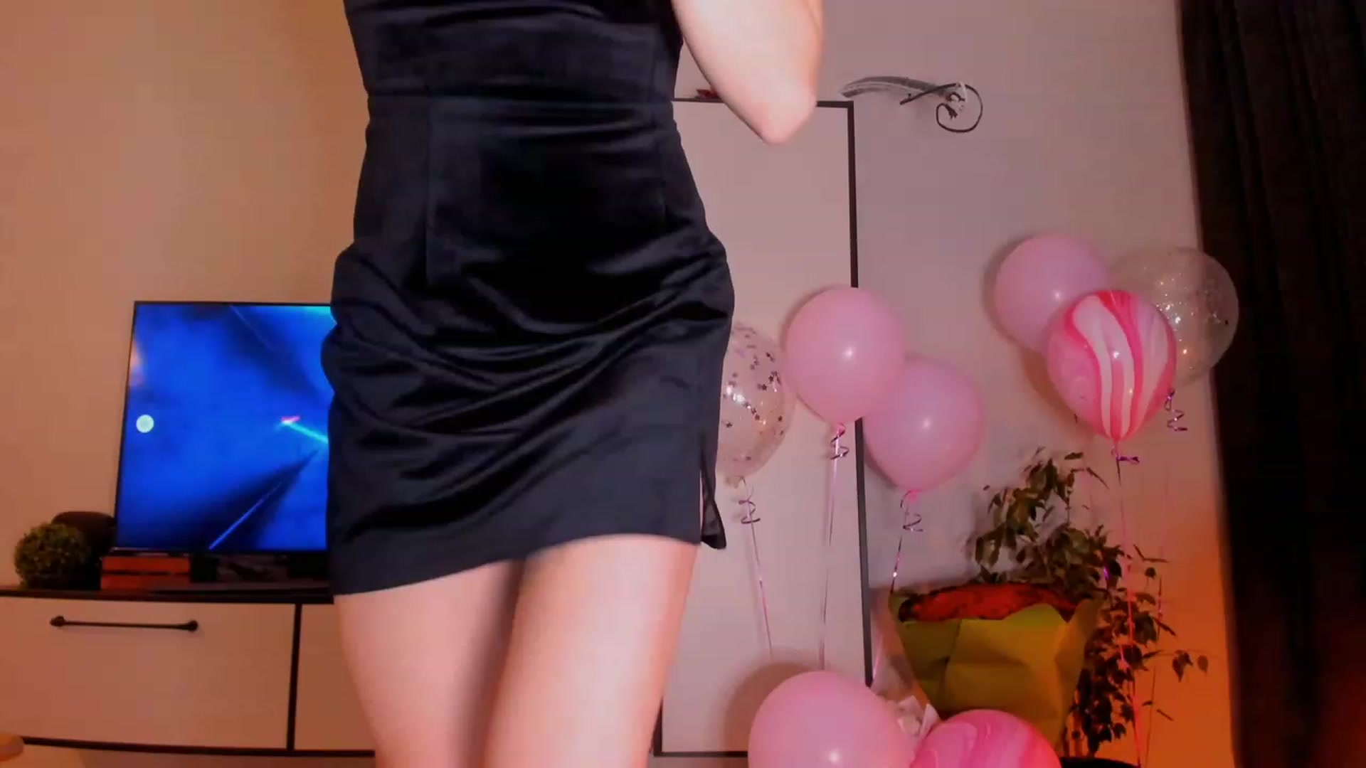 Gallery image thumbnail from Make_my_Luck's myfreecams stream on, 03/04/2023, 19:54 image 3 of 20