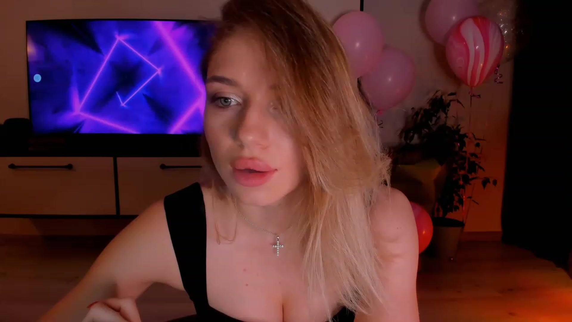 Gallery image thumbnail from Make_my_Luck's myfreecams stream on, 03/04/2023, 19:54 image 18 of 20