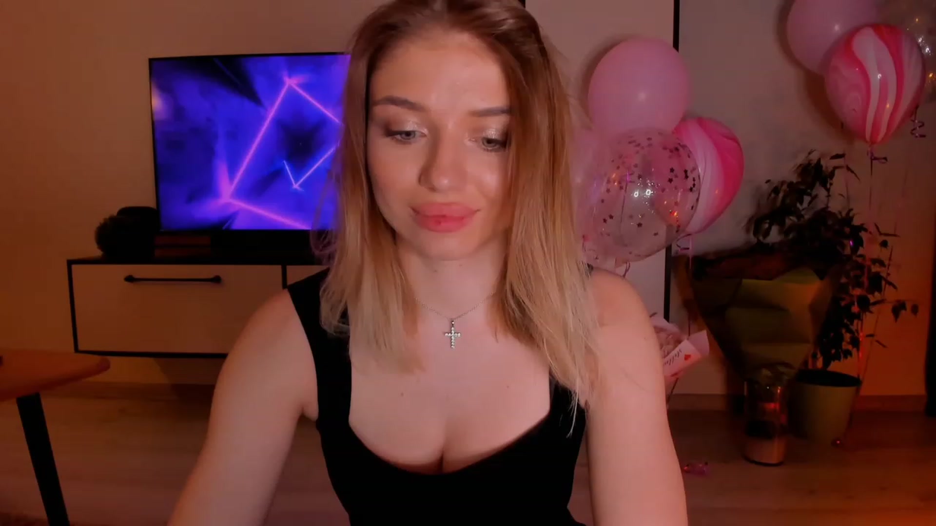 Gallery image thumbnail from Make_my_Luck's myfreecams stream on, 03/04/2023, 22:19 image 1 of 20