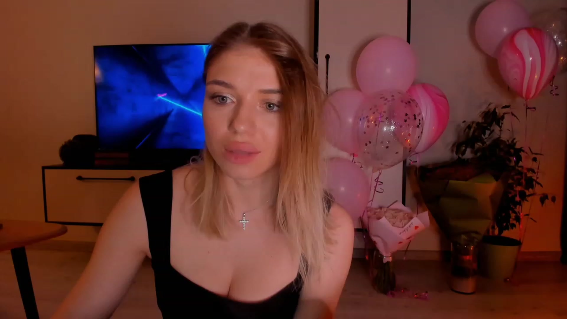 Gallery image thumbnail from Make_my_Luck's myfreecams stream on, 03/04/2023, 22:19 image 2 of 20
