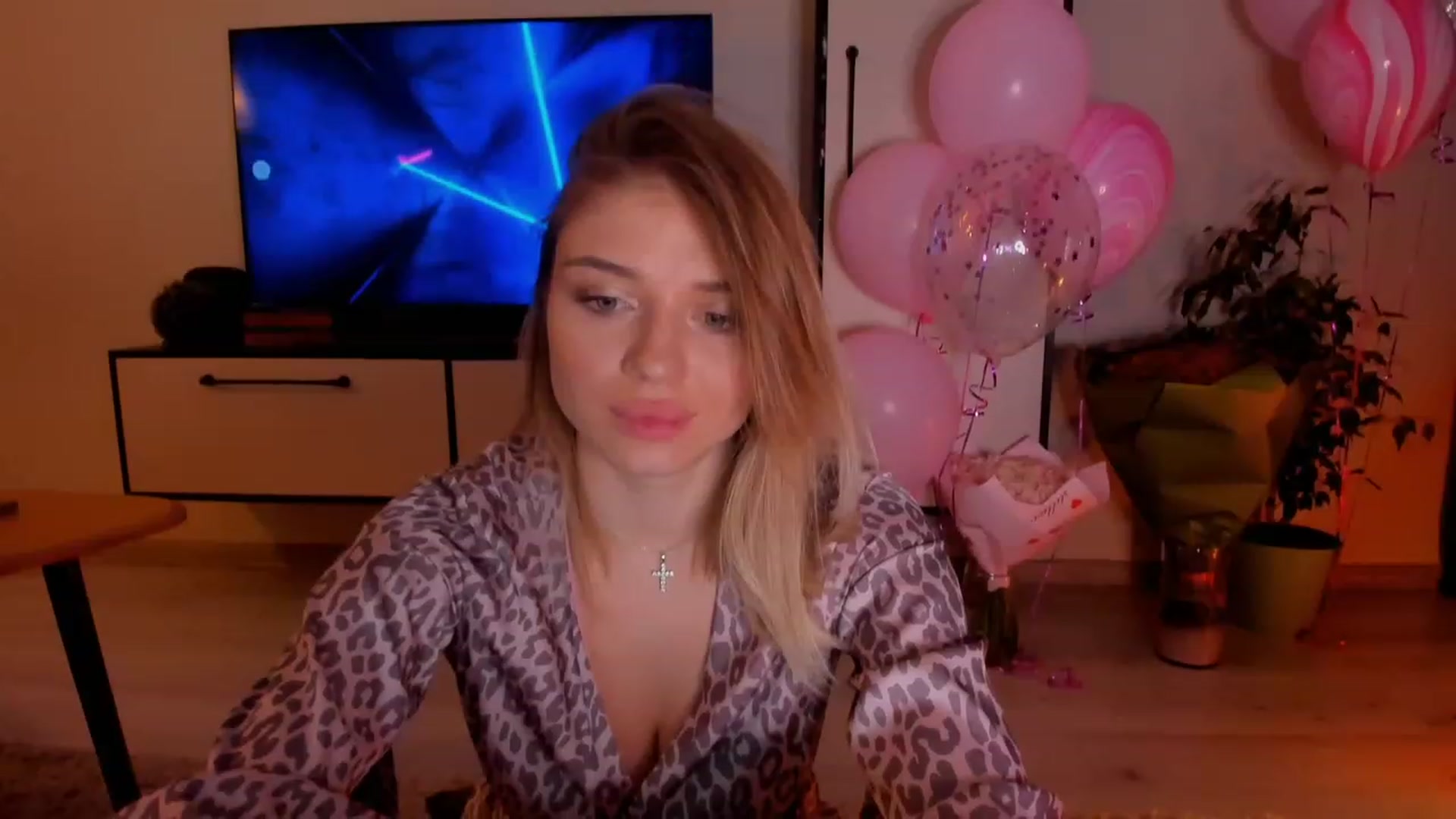 Gallery image thumbnail from Make_my_Luck's myfreecams stream on, 03/04/2023, 22:19 image 13 of 20