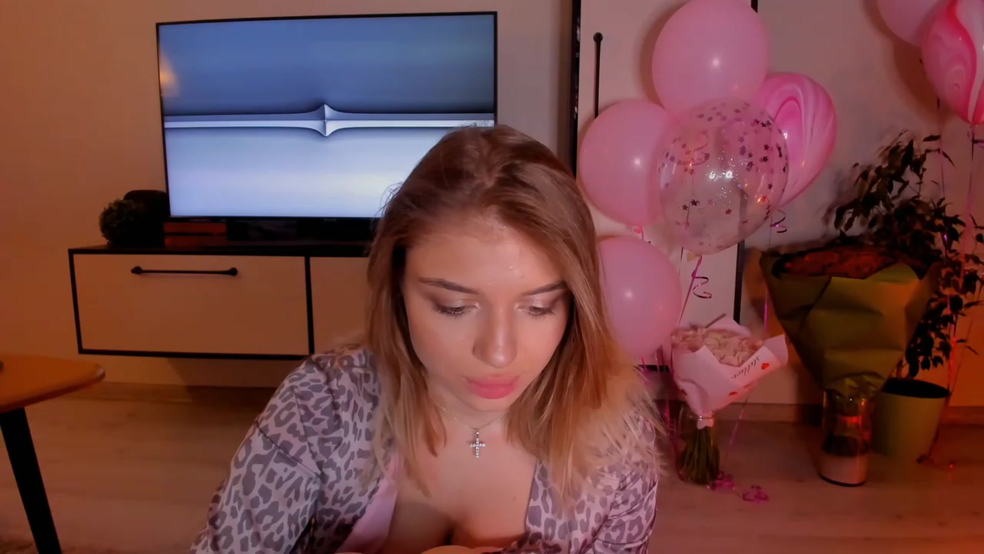 Gallery image thumbnail from Make_my_Luck's myfreecams stream on, 03/04/2023, 22:19 image 19 of 20