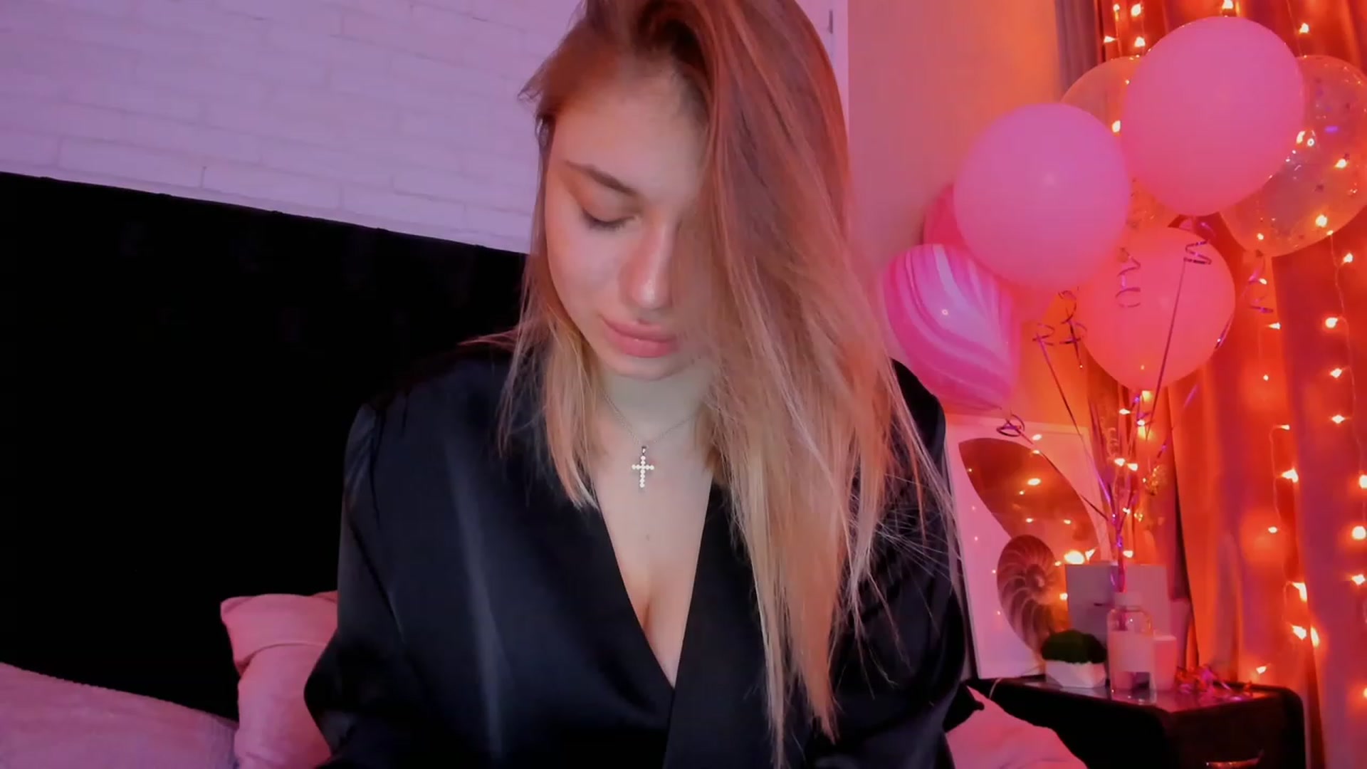 Gallery image thumbnail from Make_my_Luck's myfreecams stream on, 03/05/2023, 21:11 image 19 of 20