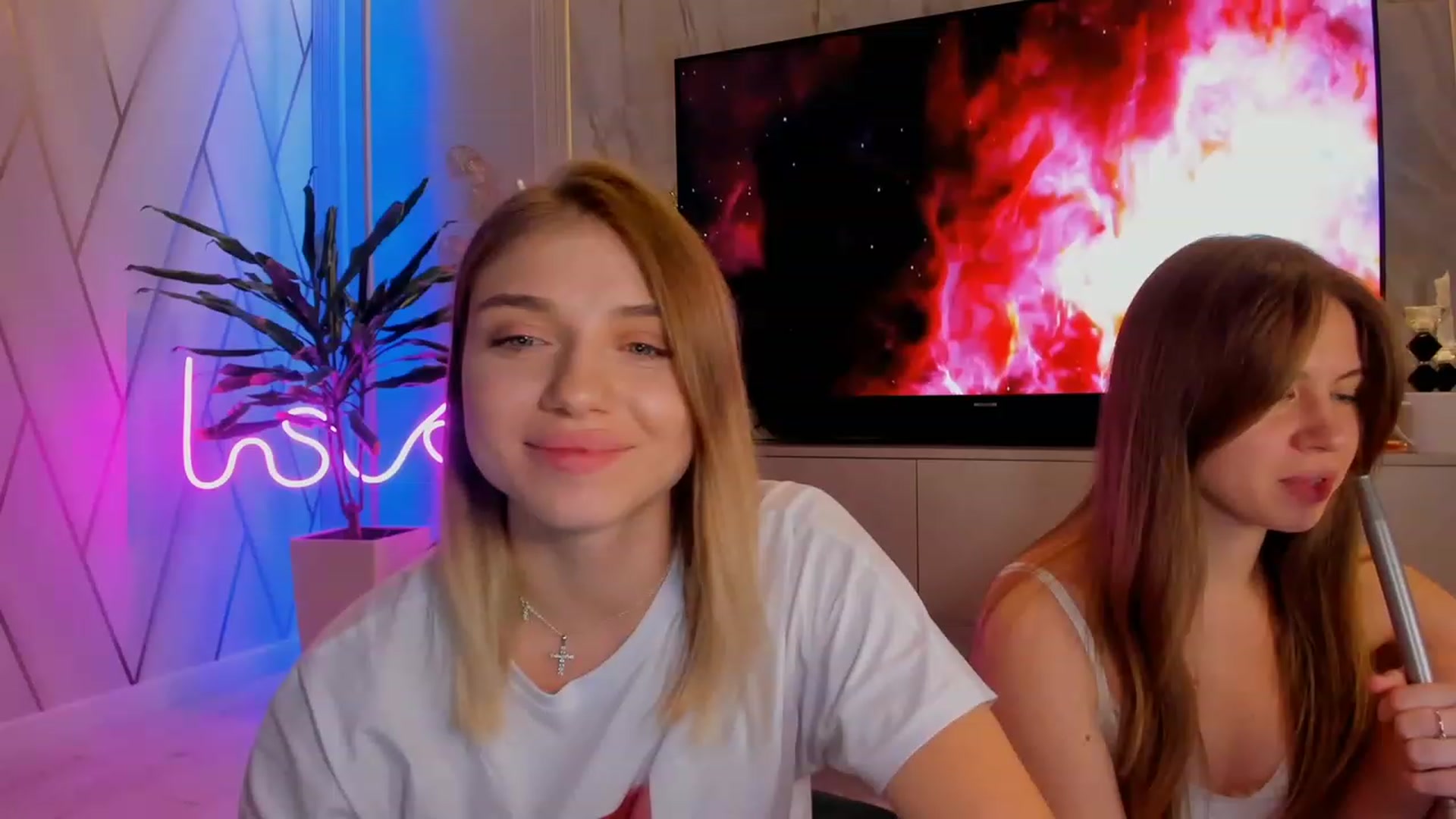 Gallery image thumbnail from Make_my_Luck's myfreecams stream on, 03/08/2023, 20:35 image 7 of 20