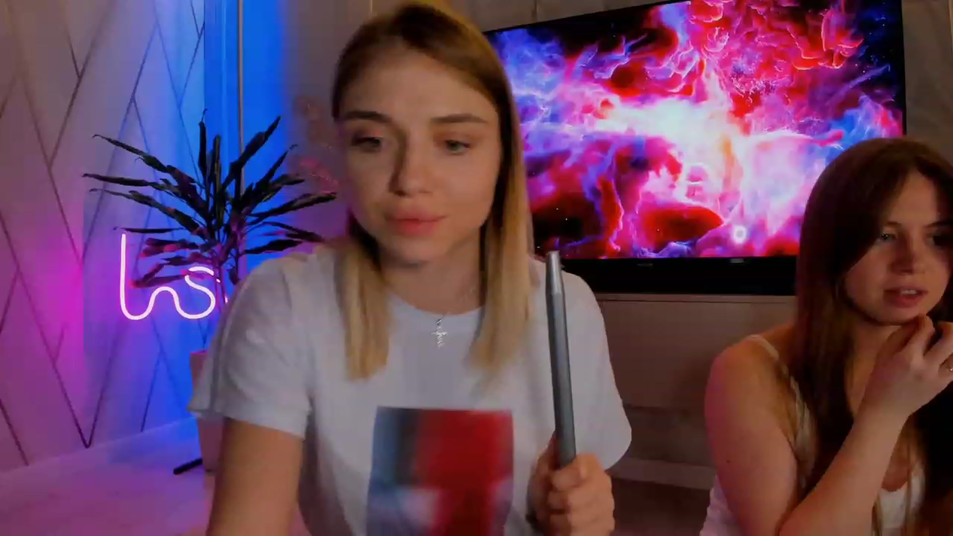 Gallery image thumbnail from Make_my_Luck's myfreecams stream on, 03/08/2023, 20:35 image 5 of 20