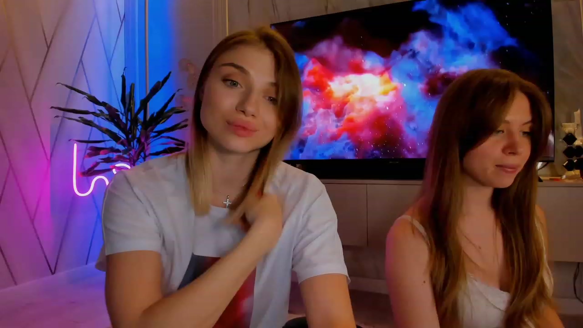 Gallery image thumbnail from Make_my_Luck's myfreecams stream on, 03/08/2023, 20:35 image 2 of 20
