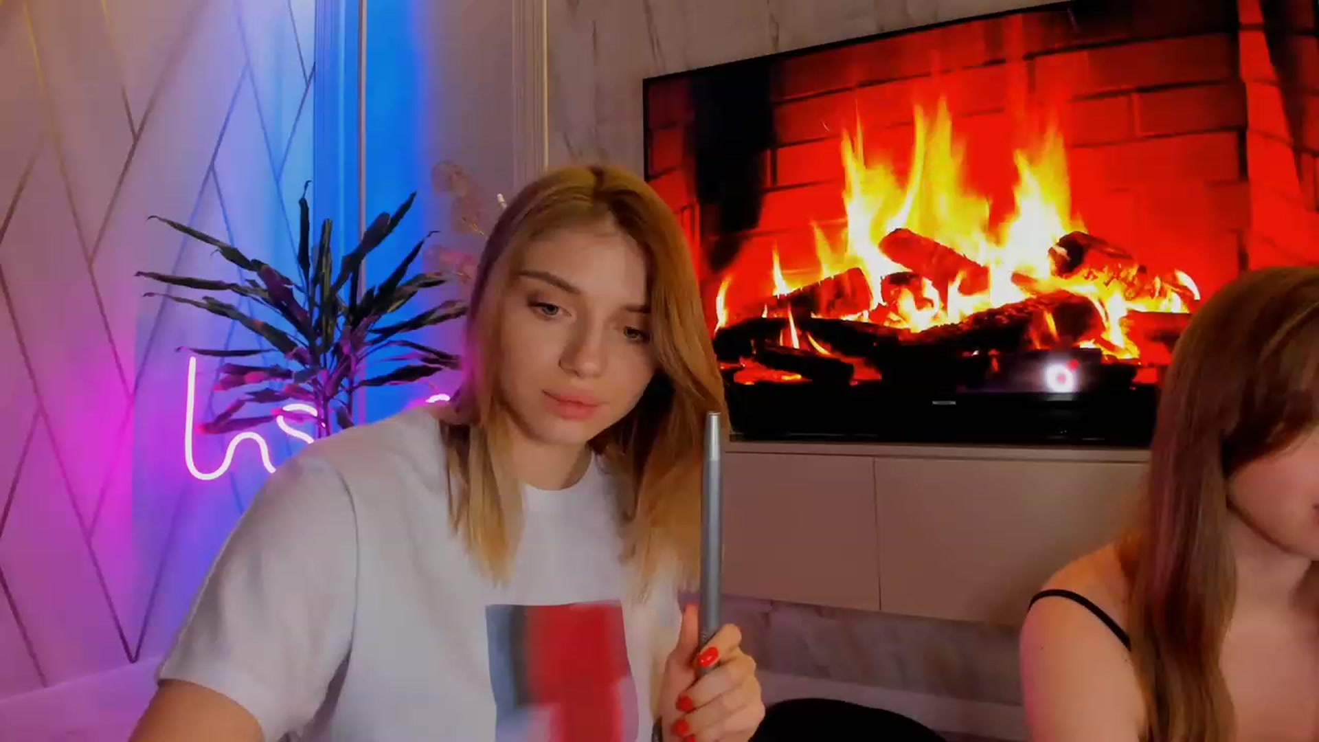 Gallery image thumbnail from Make_my_Luck's myfreecams stream on, 03/08/2023, 20:35 image 15 of 20