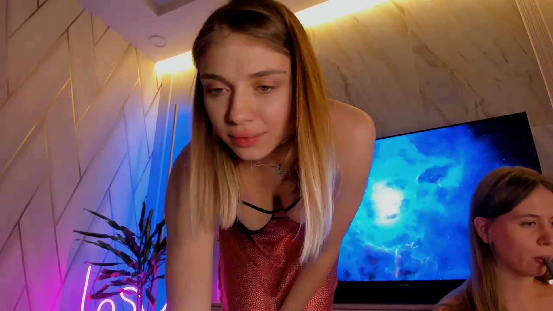 Gallery image thumbnail from Make_my_Luck's myfreecams stream on, 03/08/2023, 20:35 image 13 of 20