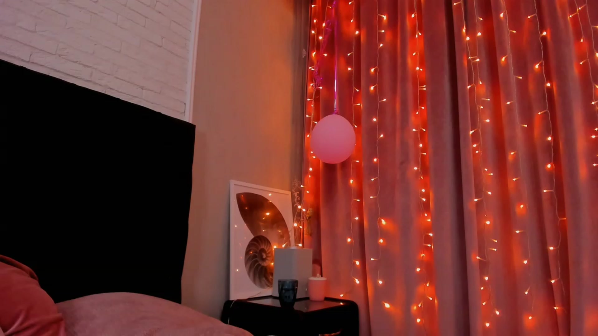 Gallery image thumbnail from Make_my_Luck's myfreecams stream on, 03/14/2023, 19:05 image 20 of 20