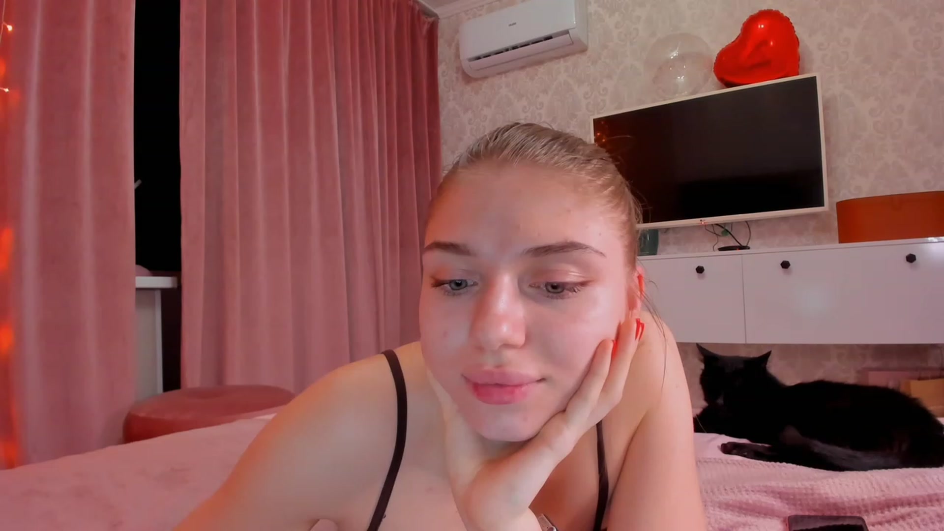Gallery image thumbnail from Make_my_Luck's myfreecams stream on, 03/14/2023, 20:57 image 20 of 20