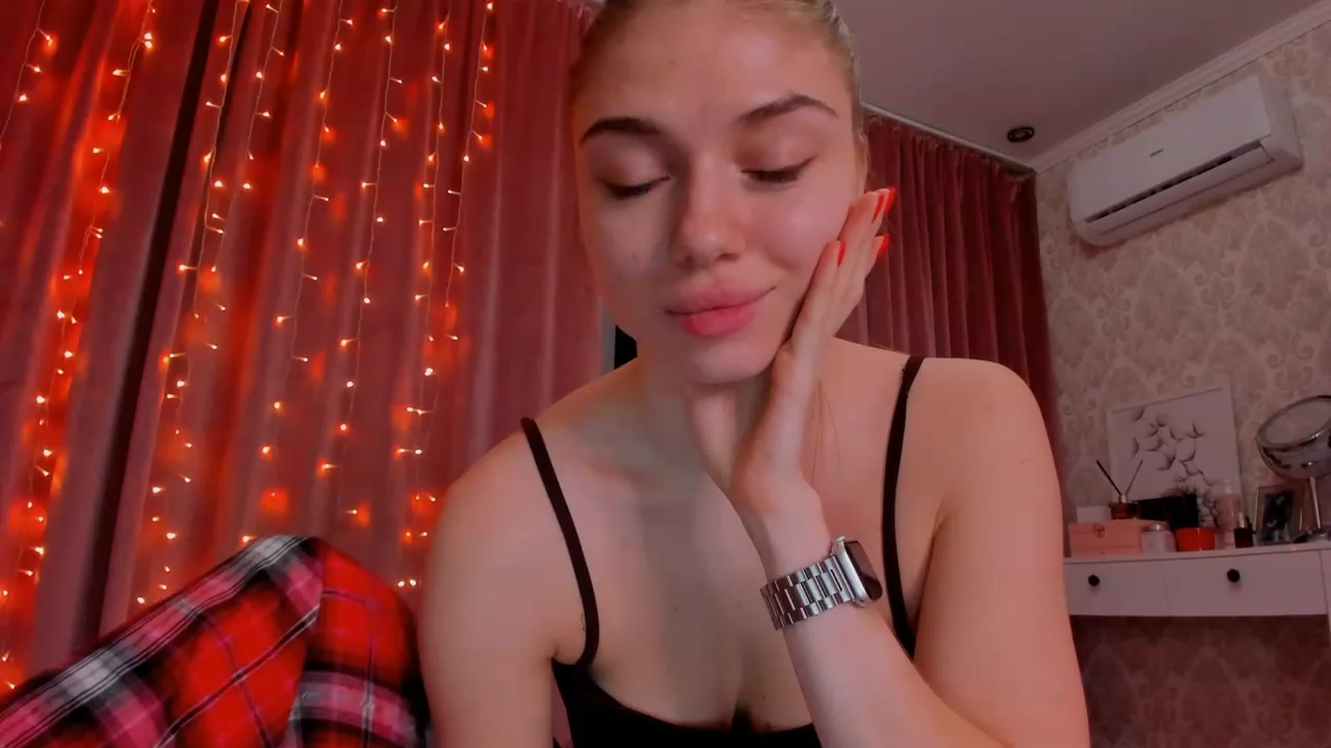 Gallery image thumbnail from Make_my_Luck's myfreecams stream on, 03/14/2023, 20:57 image 14 of 20