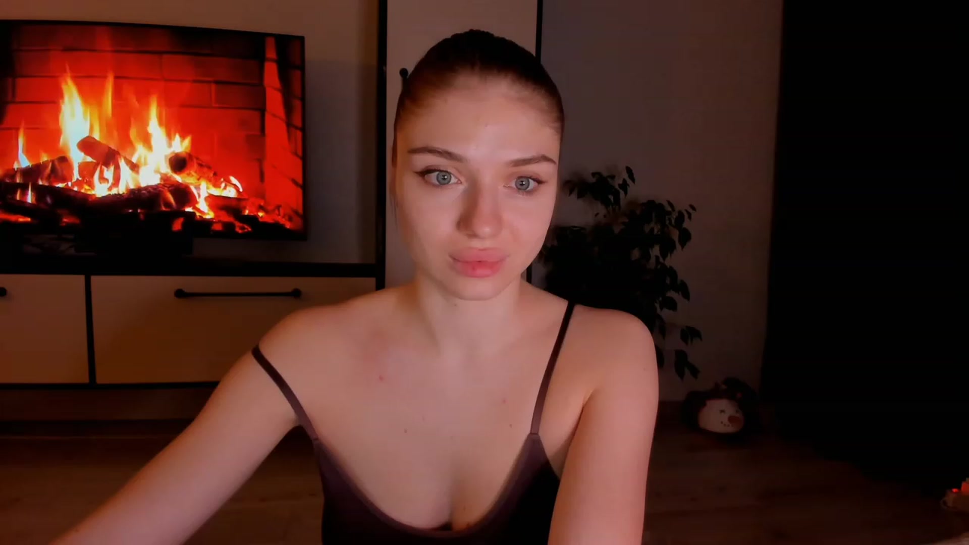 Gallery image thumbnail from Make_my_Luck's myfreecams stream on, 03/19/2023, 19:22 image 2 of 20