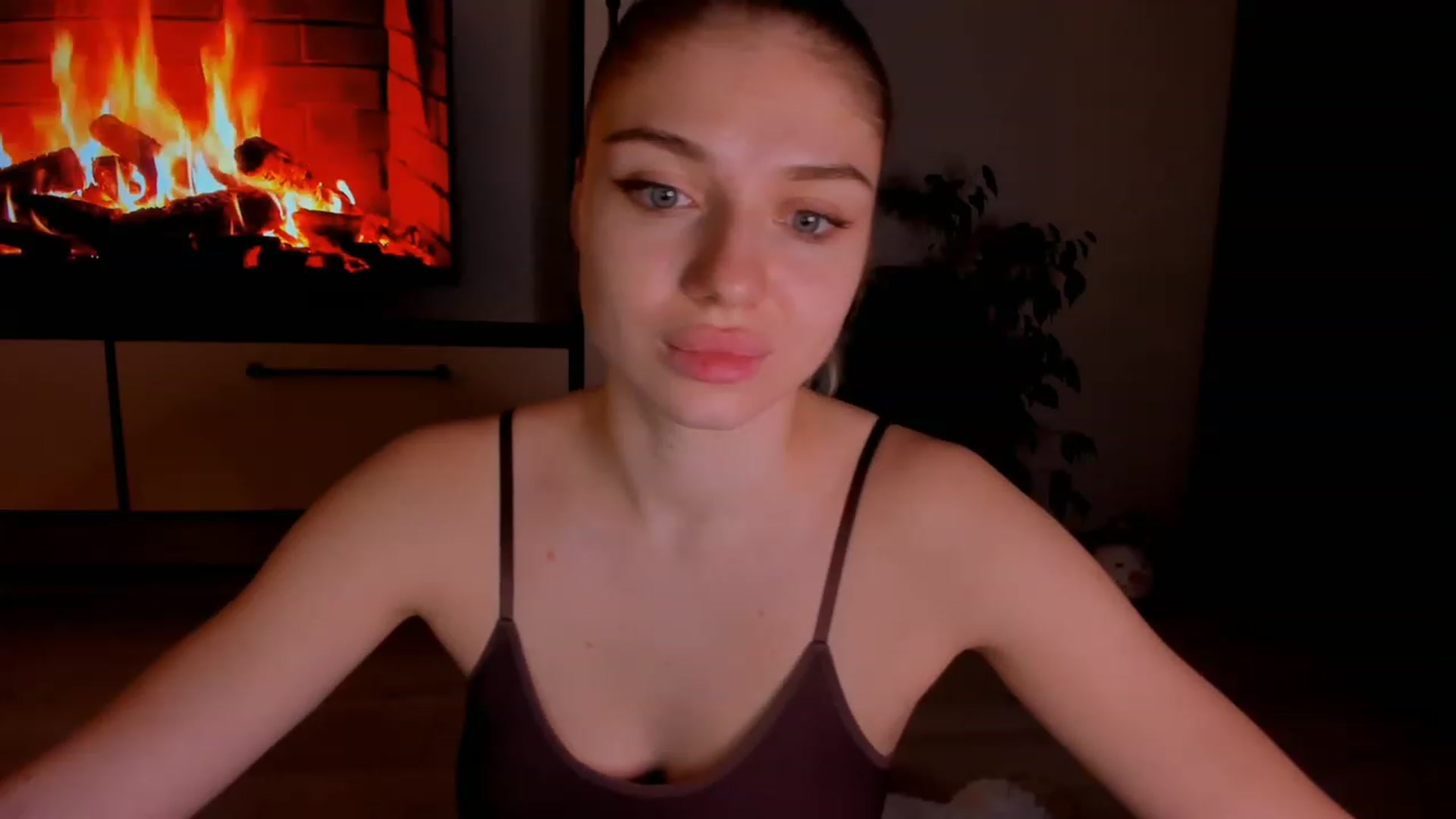 Gallery image thumbnail from Make_my_Luck's myfreecams stream on, 03/19/2023, 19:22 image 5 of 20