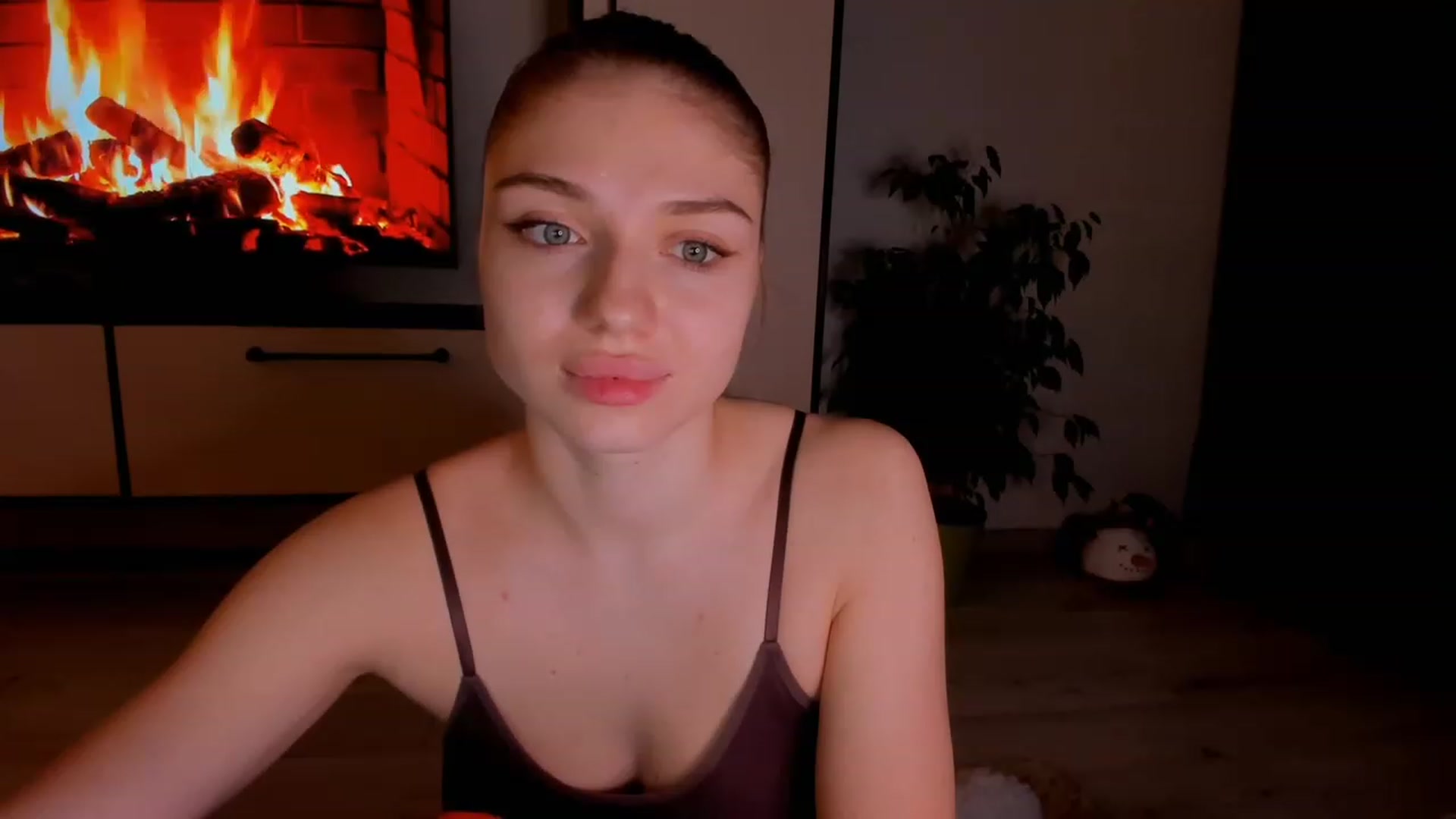 Gallery image thumbnail from Make_my_Luck's myfreecams stream on, 03/19/2023, 19:22 image 7 of 20