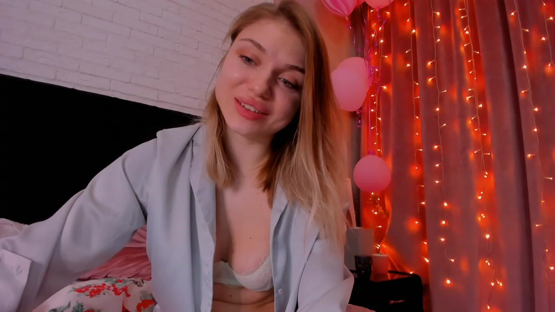 Gallery image thumbnail from Make_my_Luck's myfreecams stream on, 03/20/2023, 18:56 image 2 of 20