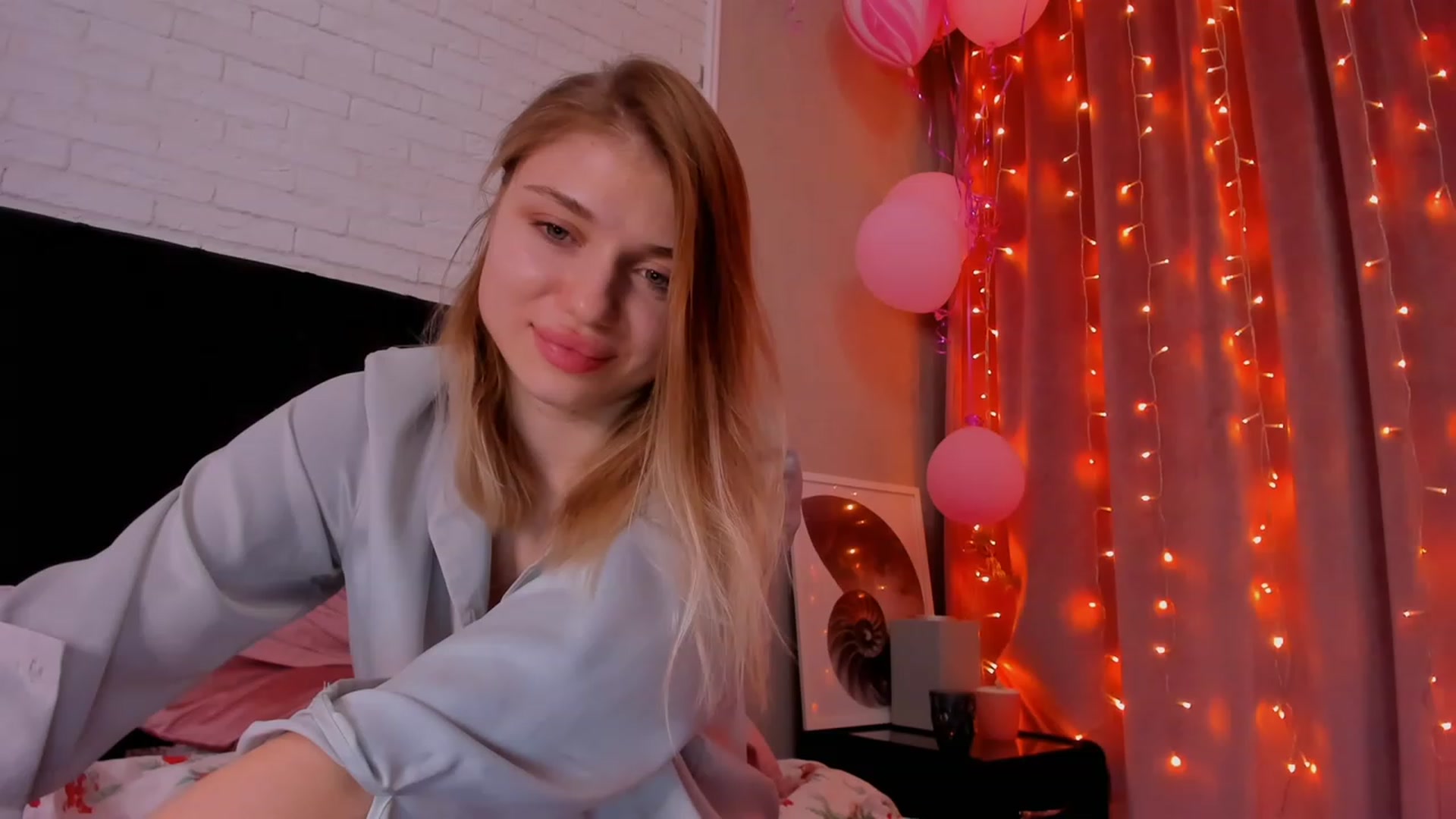 Gallery image thumbnail from Make_my_Luck's myfreecams stream on, 03/20/2023, 18:56 image 3 of 20