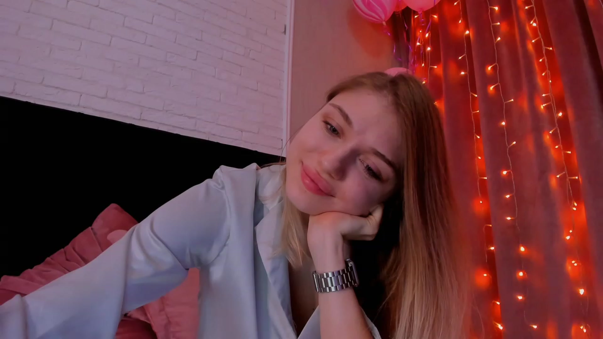 Gallery image thumbnail from Make_my_Luck's myfreecams stream on, 03/20/2023, 19:16 image 18 of 20