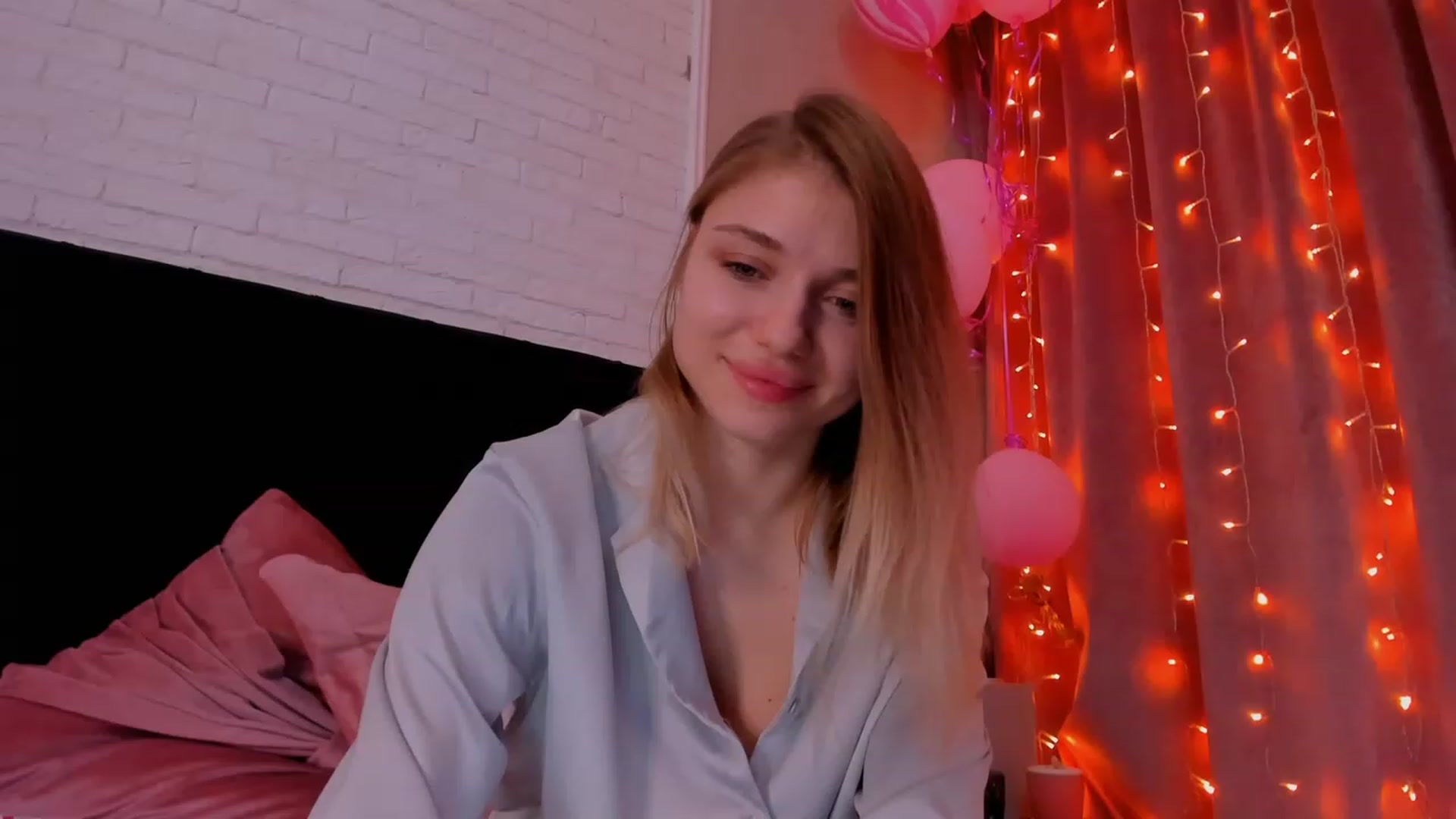 Gallery image thumbnail from Make_my_Luck's myfreecams stream on, 03/20/2023, 19:16 image 17 of 20