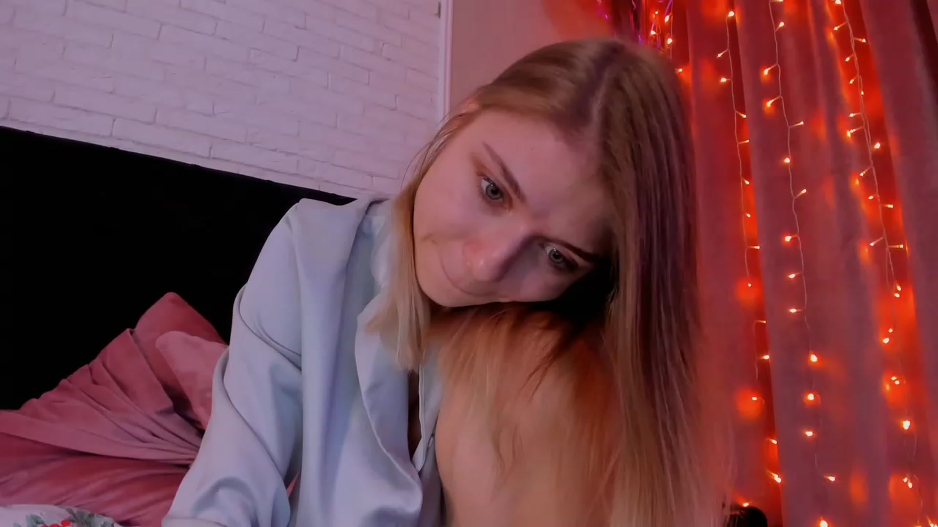 Gallery image thumbnail from Make_my_Luck's myfreecams stream on, 03/20/2023, 19:16 image 19 of 20