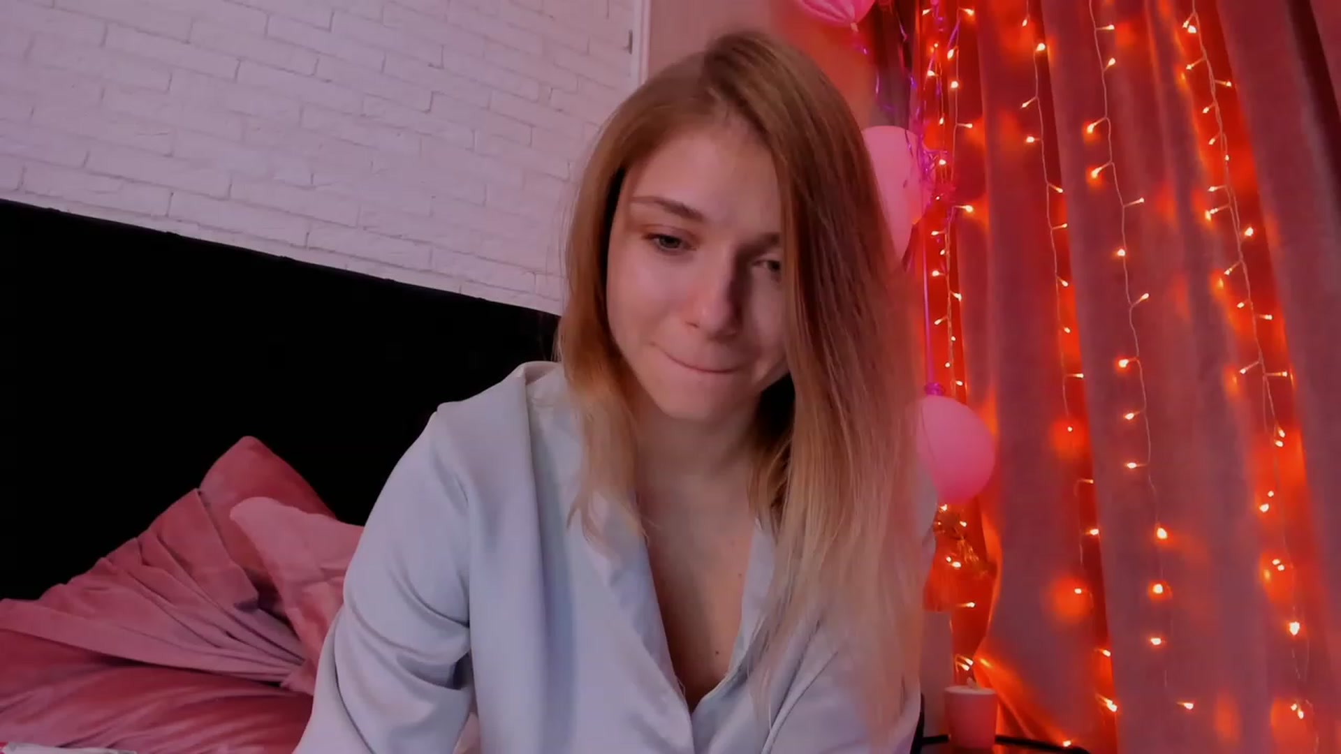 Gallery image thumbnail from Make_my_Luck's myfreecams stream on, 03/20/2023, 19:16 image 16 of 20