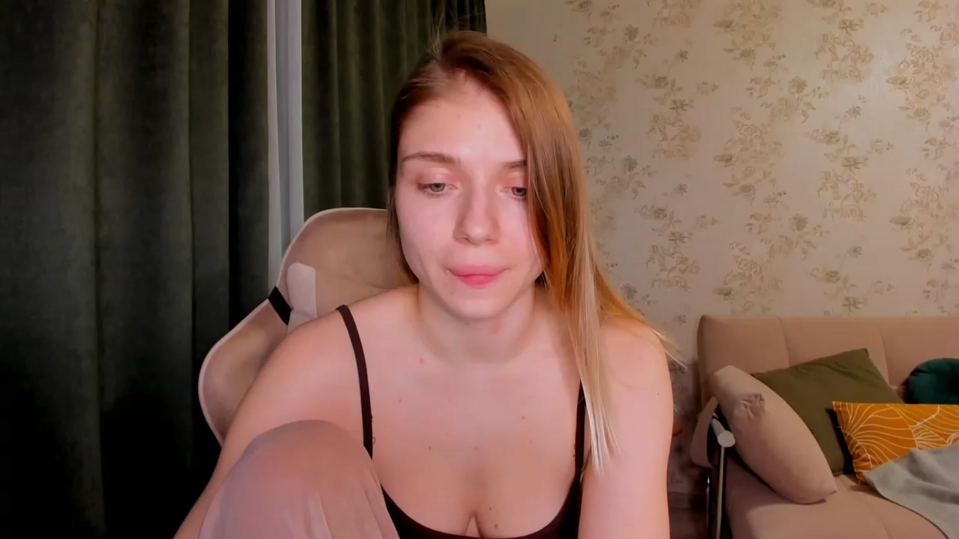 Gallery image thumbnail from Make_my_Luck's myfreecams stream on, 03/26/2023, 19:12 image 19 of 20