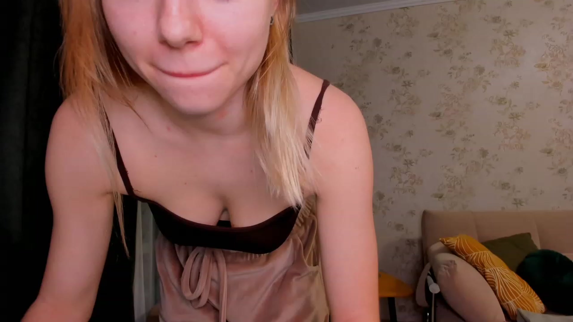 Gallery image thumbnail from Make_my_Luck's myfreecams stream on, 03/26/2023, 21:22 image 18 of 20