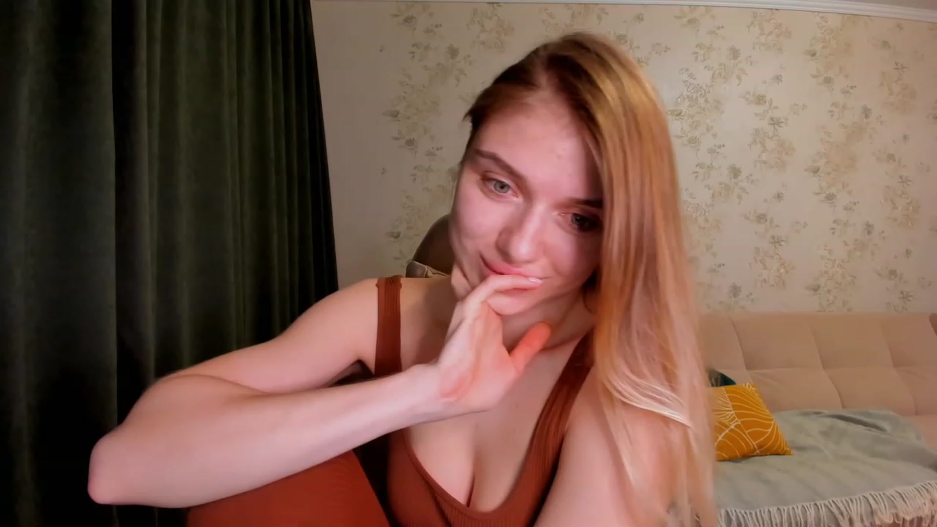 Gallery image thumbnail from Make_my_Luck's myfreecams stream on, 03/27/2023, 18:38 image 20 of 20