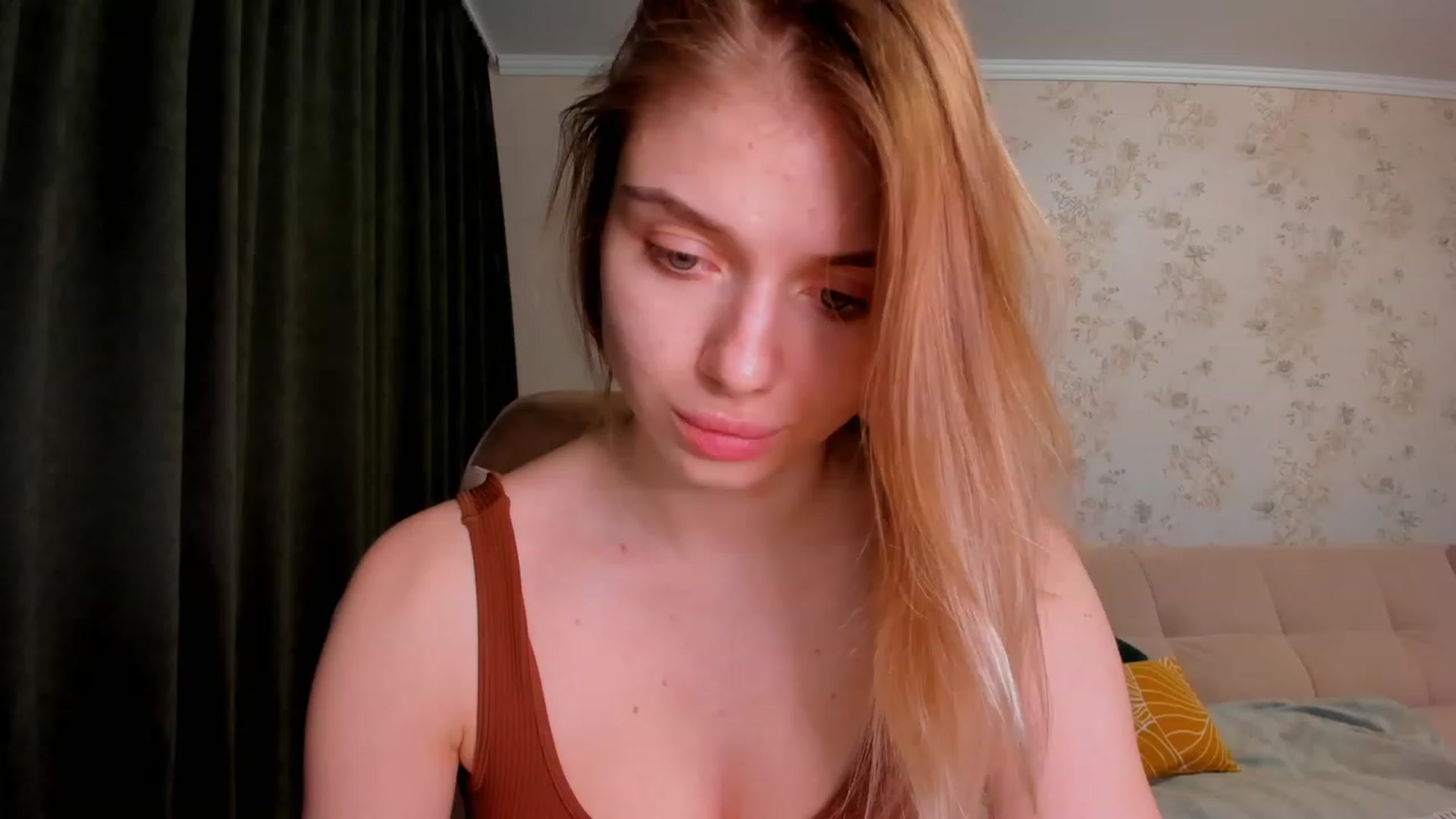 Gallery image thumbnail from Make_my_Luck's myfreecams stream on, 03/27/2023, 18:38 image 4 of 20