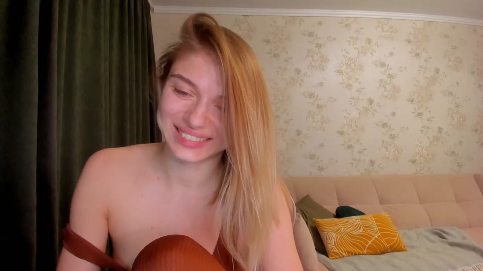 Gallery image thumbnail from Make_my_Luck's myfreecams stream on, 03/27/2023, 20:54 image 19 of 20