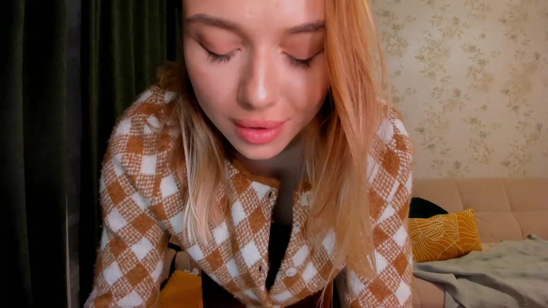 Gallery image thumbnail from Make_my_Luck's myfreecams stream on, 03/31/2023, 20:21 image 13 of 20