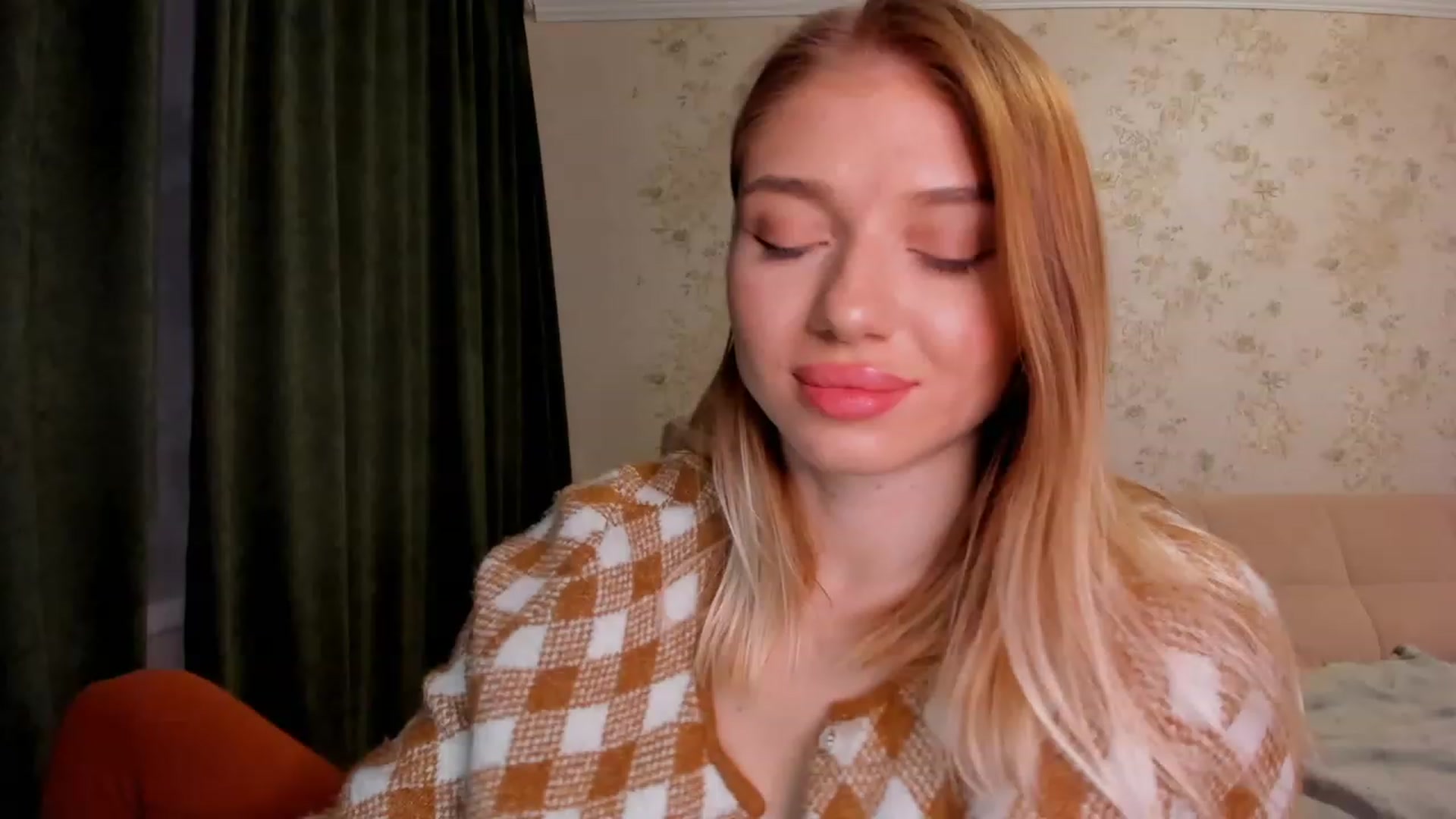 Gallery image thumbnail from Make_my_Luck's myfreecams stream on, 03/31/2023, 20:21 image 10 of 20
