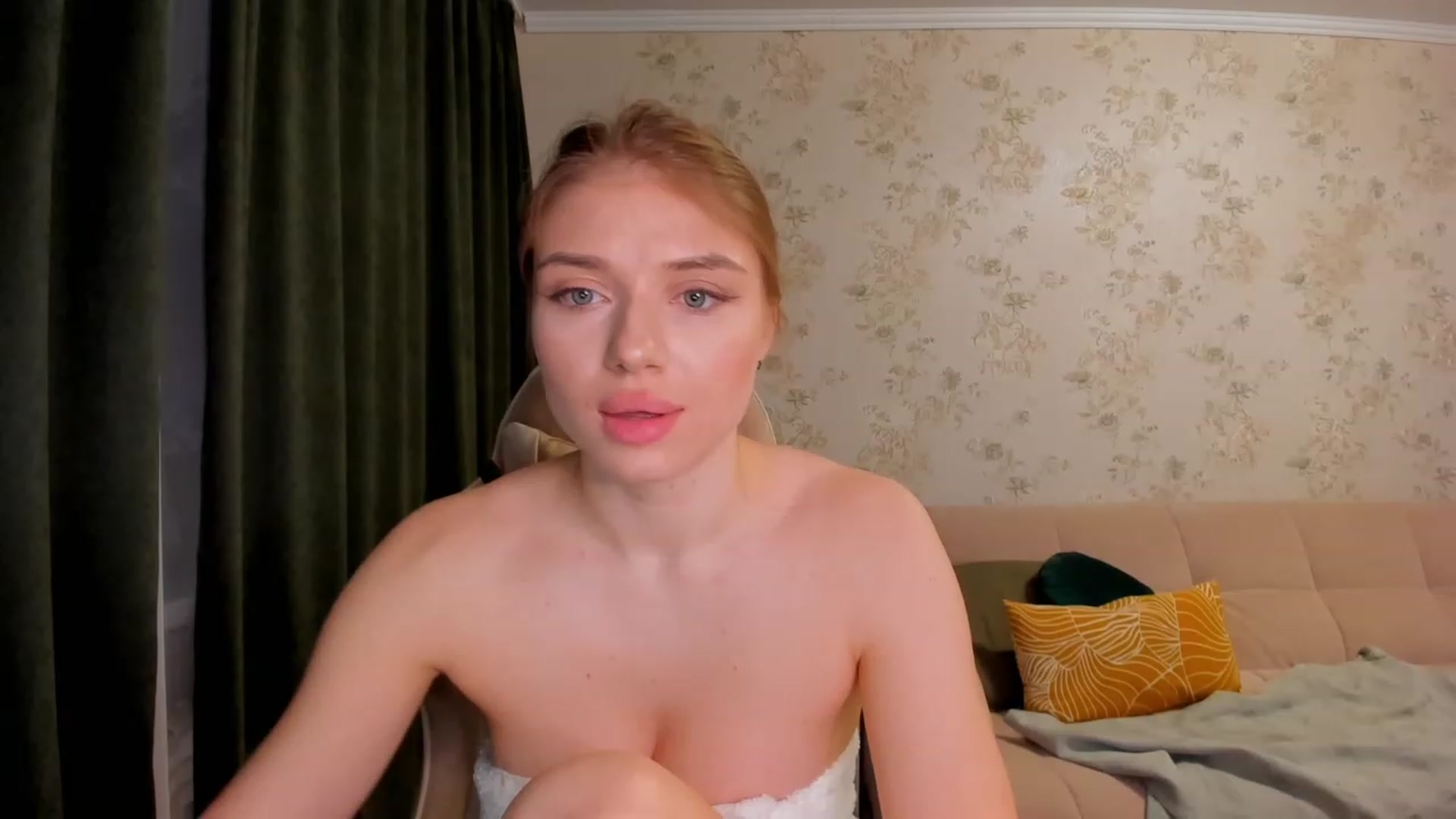 Gallery image thumbnail from Make_my_Luck's myfreecams stream on, 03/31/2023, 20:35 image 19 of 20