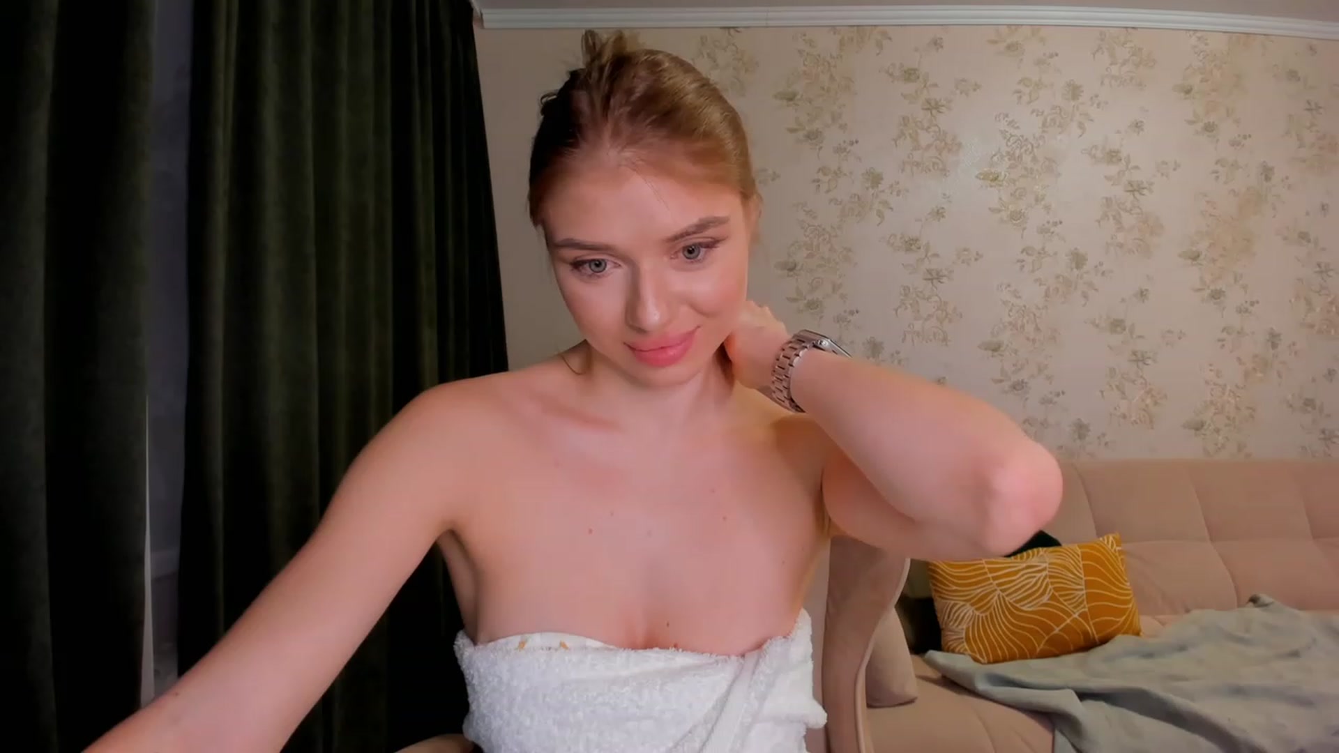 Gallery image thumbnail from Make_my_Luck's myfreecams stream on, 03/31/2023, 20:35 image 14 of 20