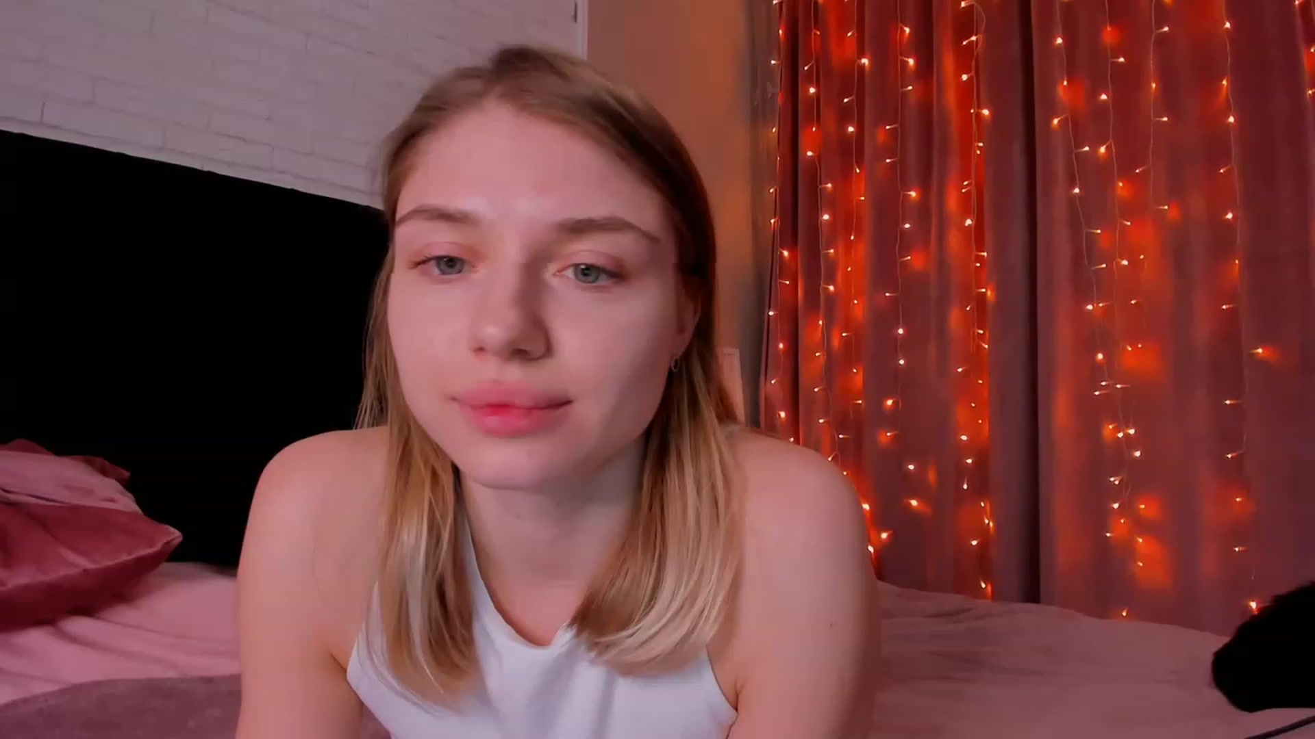 Gallery image thumbnail from Make_my_Luck's myfreecams stream on, 04/08/2023, 19:06 image 14 of 20