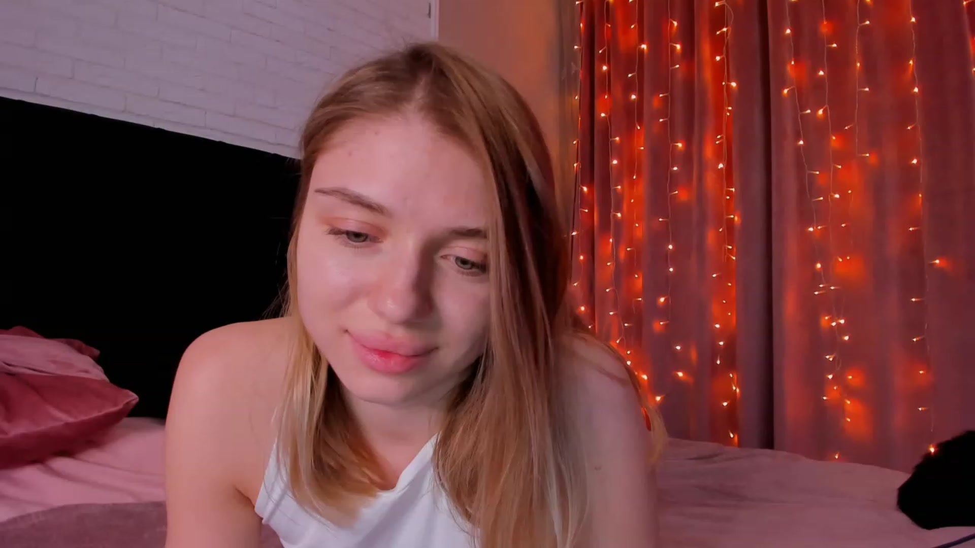 Gallery image thumbnail from Make_my_Luck's myfreecams stream on, 04/08/2023, 19:06 image 13 of 20