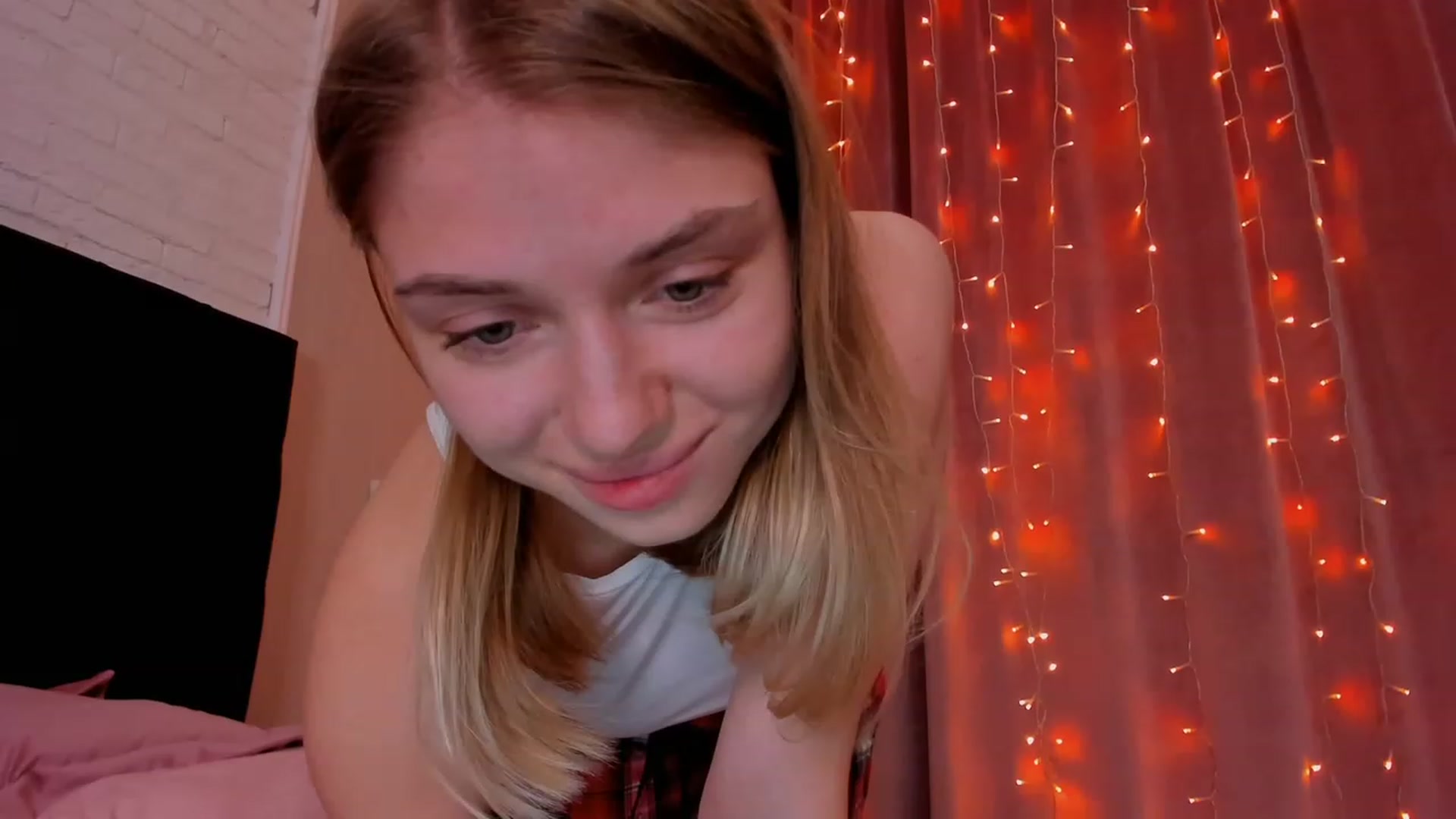 Gallery image thumbnail from Make_my_Luck's myfreecams stream on, 04/08/2023, 19:06 image 8 of 20