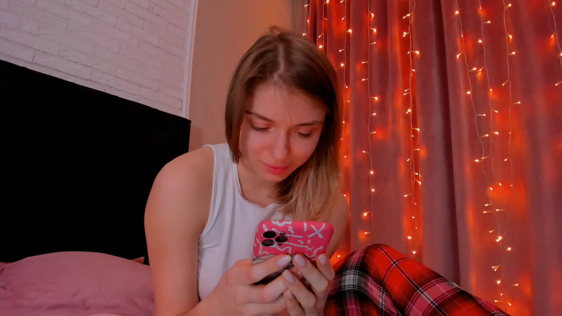 Gallery image thumbnail from Make_my_Luck's myfreecams stream on, 04/08/2023, 19:53 image 11 of 20