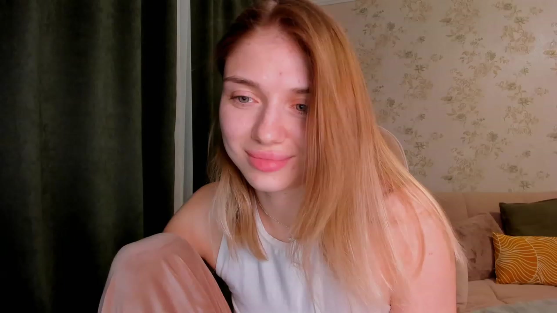Gallery image thumbnail from Make_my_Luck's myfreecams stream on, 04/12/2023, 19:11 image 10 of 20