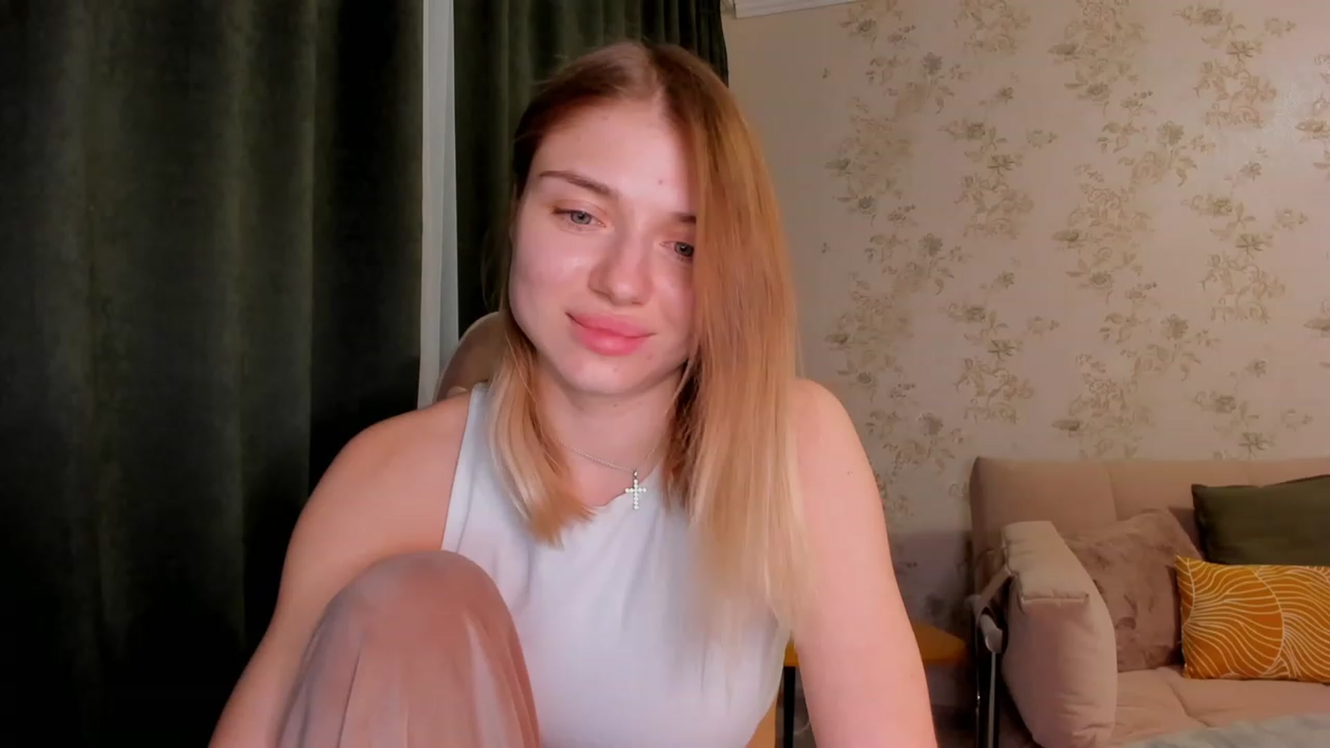 Gallery image thumbnail from Make_my_Luck's myfreecams stream on, 04/12/2023, 19:11 image 1 of 20
