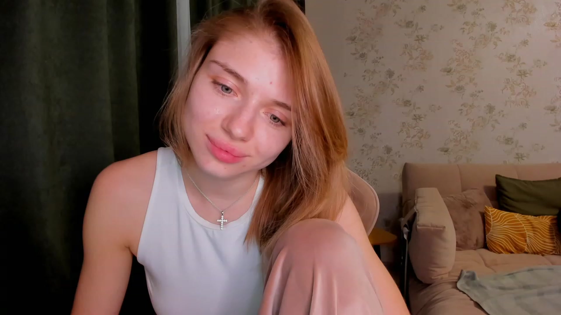 Gallery image thumbnail from Make_my_Luck's myfreecams stream on, 04/12/2023, 20:25 image 5 of 20