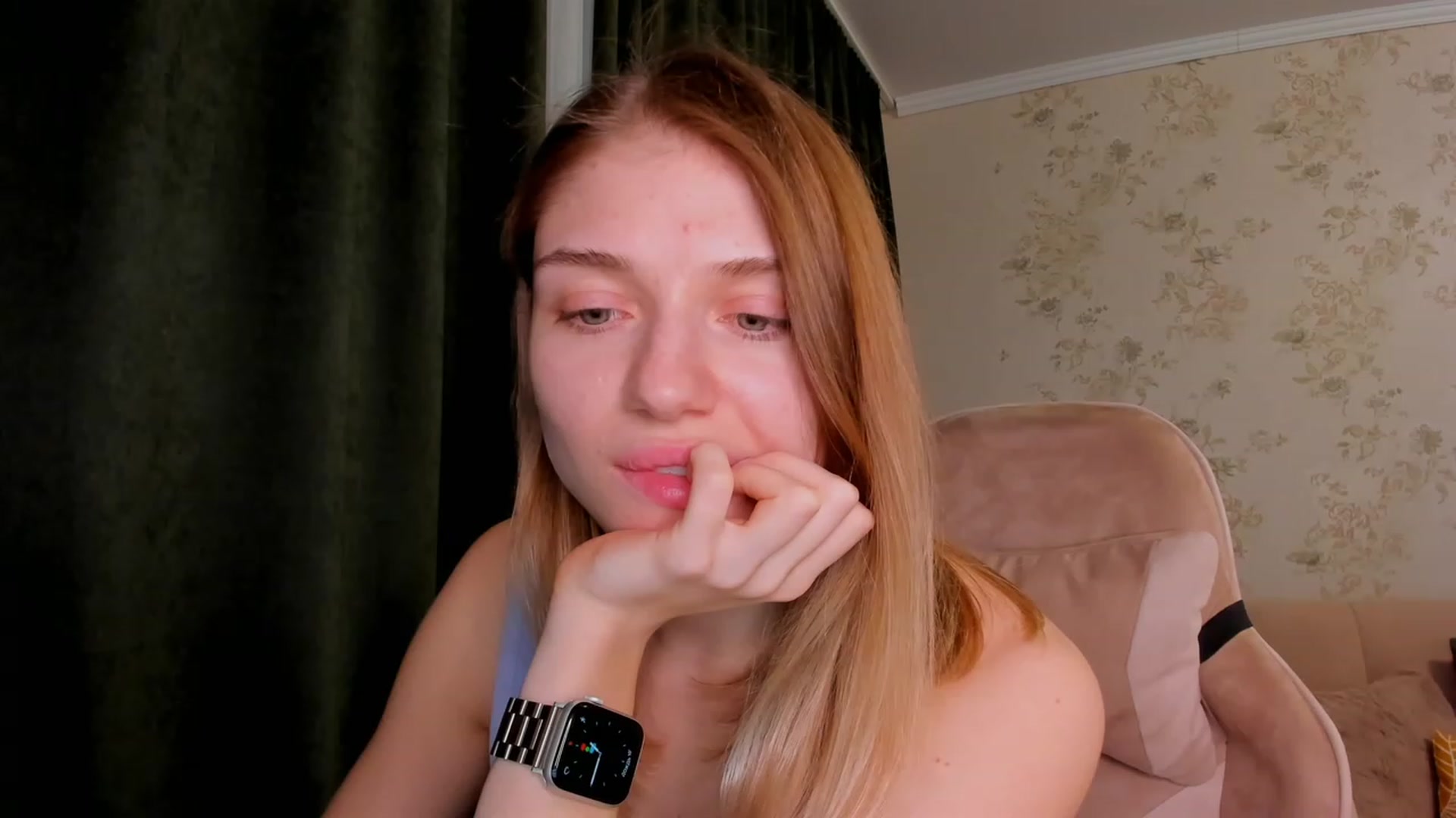 Gallery image thumbnail from Make_my_Luck's myfreecams stream on, 04/13/2023, 20:54 image 14 of 20