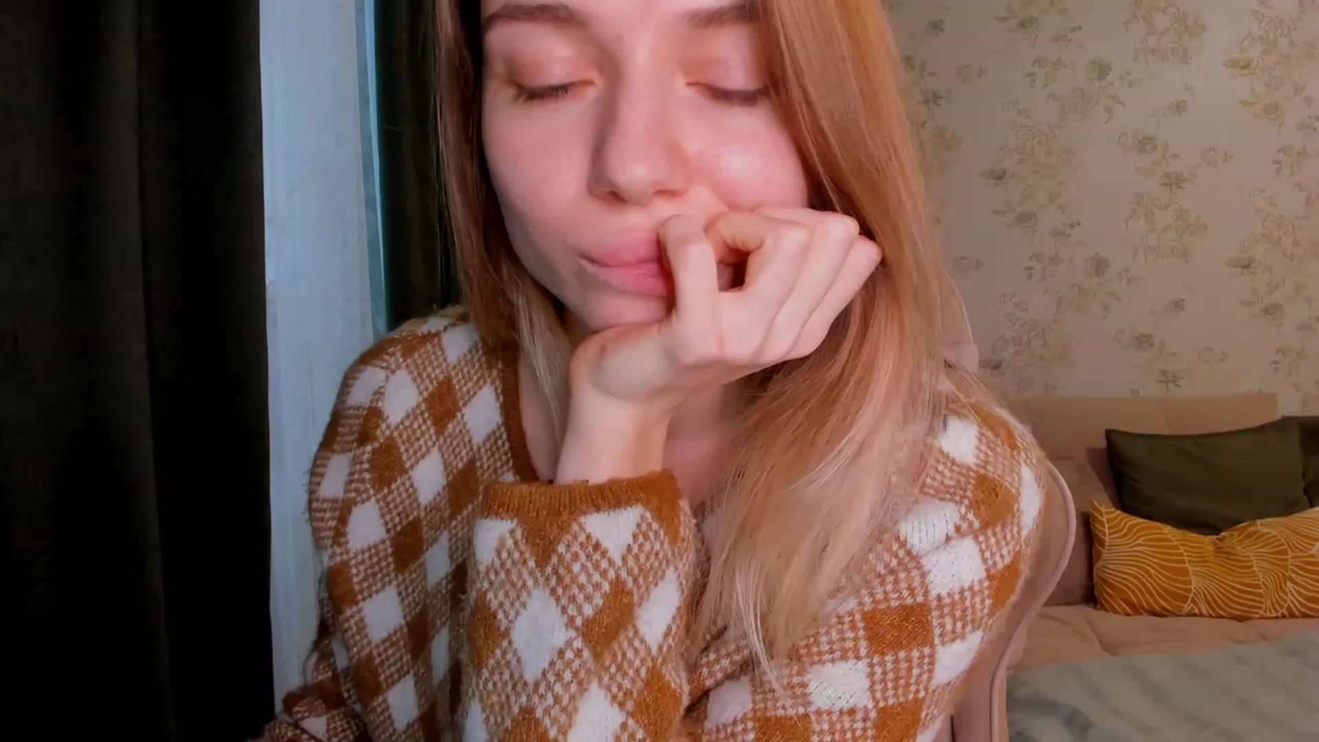 Gallery image thumbnail from Make_my_Luck's myfreecams stream on, 04/14/2023, 14:16 image 12 of 20